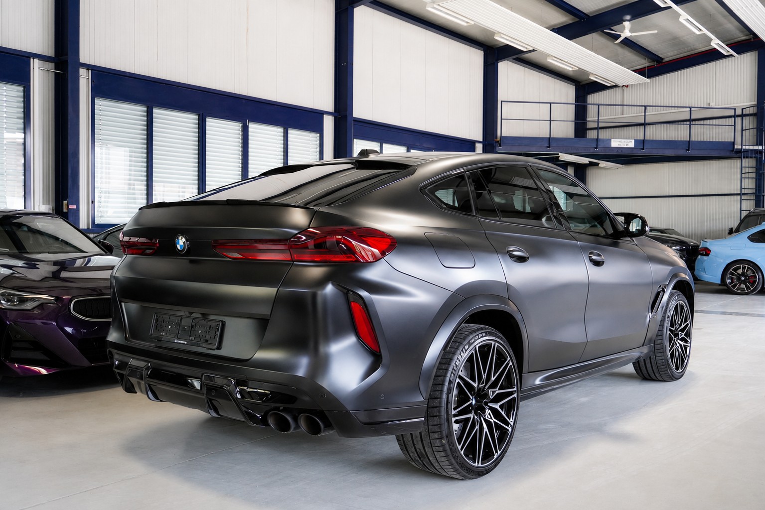 BMW X6M Steptronic M Competition // SONDERLACKIERUNG FROZEN BLACK // AHK //-image-3