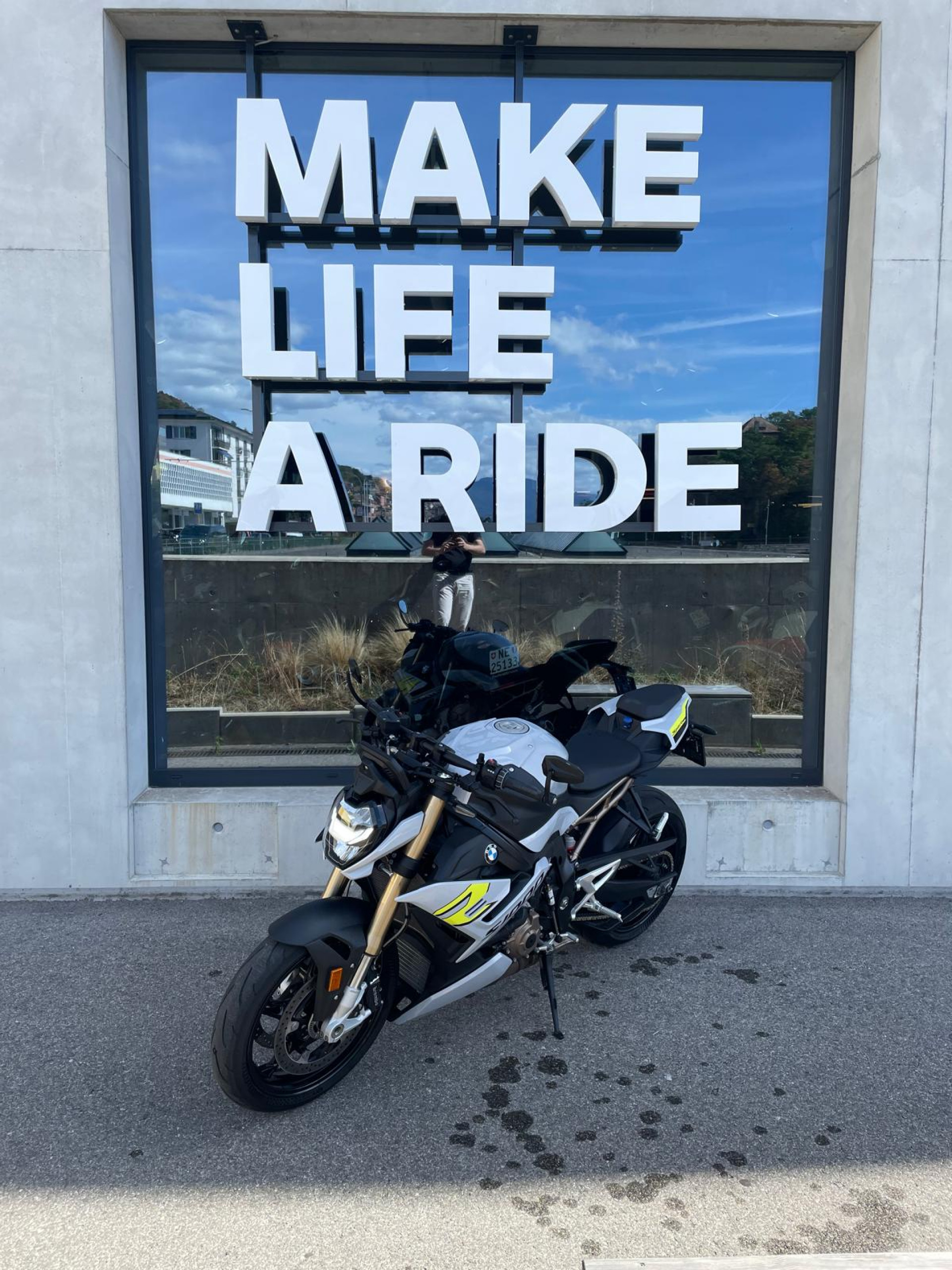 BMW S 1000 R Sport-showroom-element-3