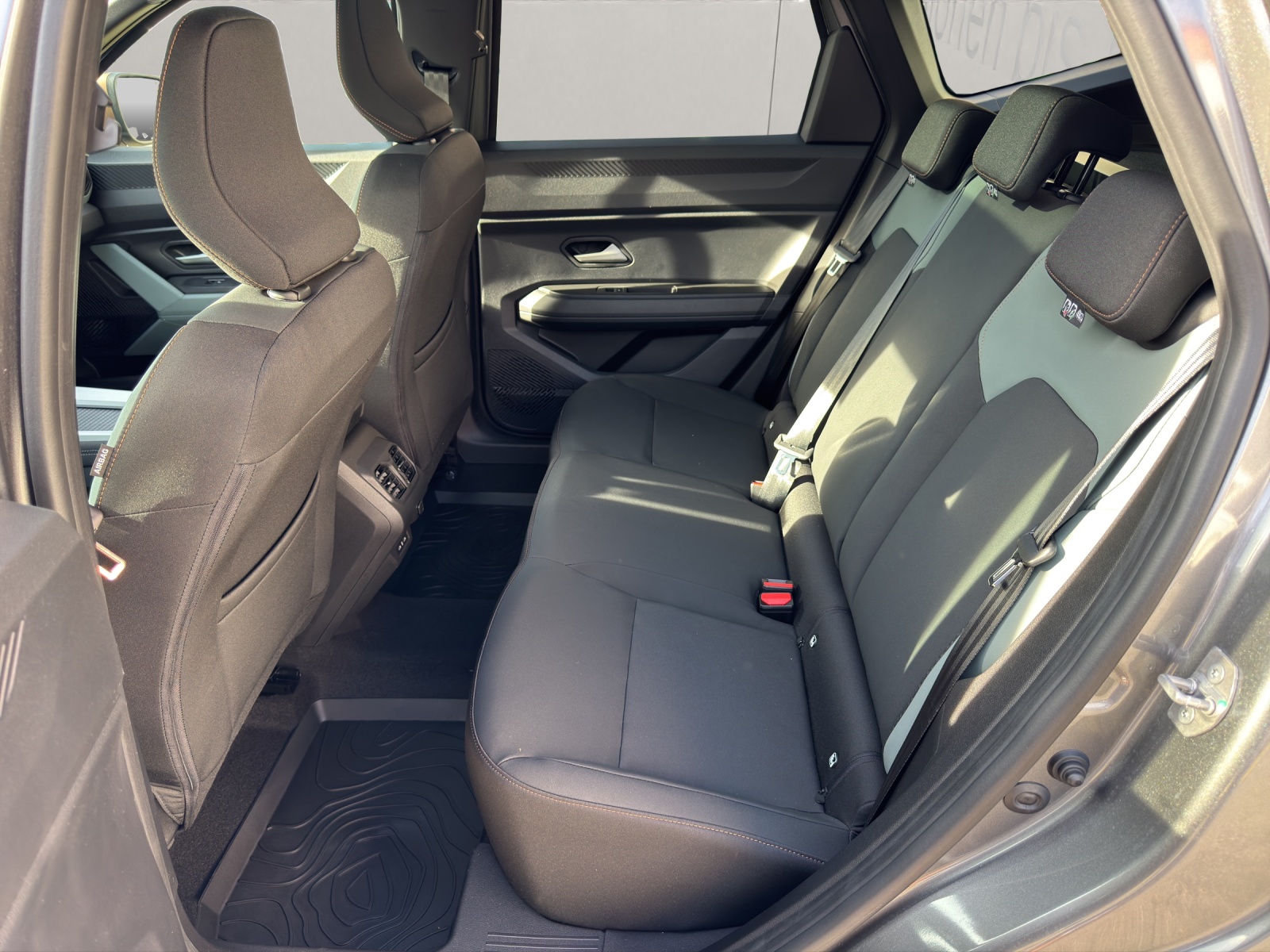 DACIA Bigster 1.2 Hybrid Extreme 4WD DEMO-image-10