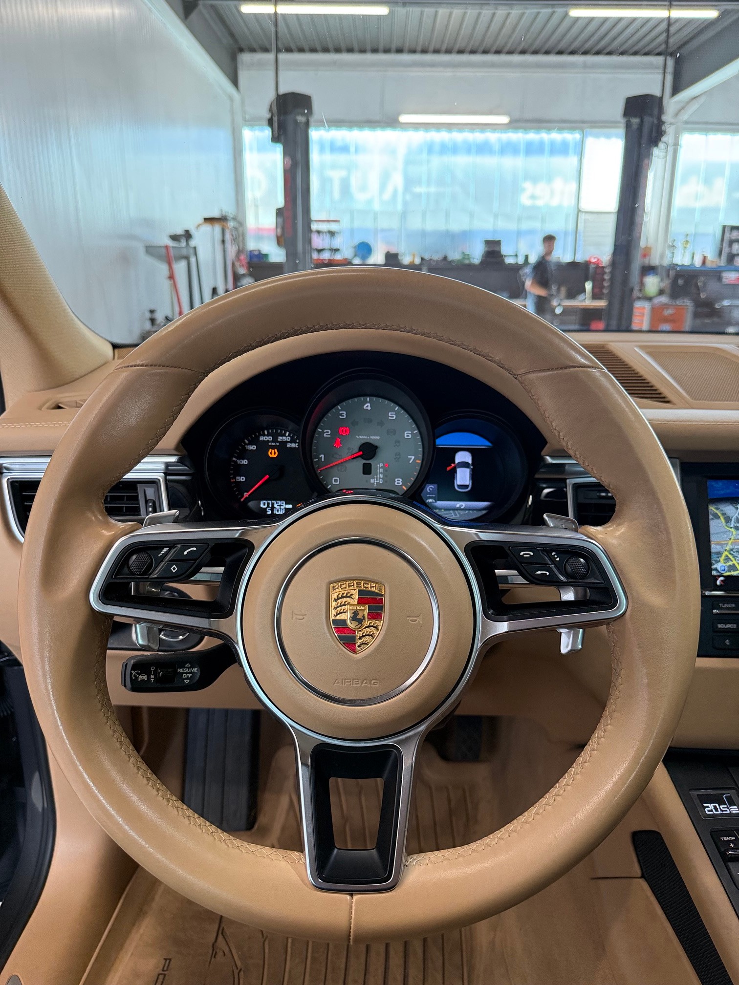 PORSCHE Macan S PDK-image-13