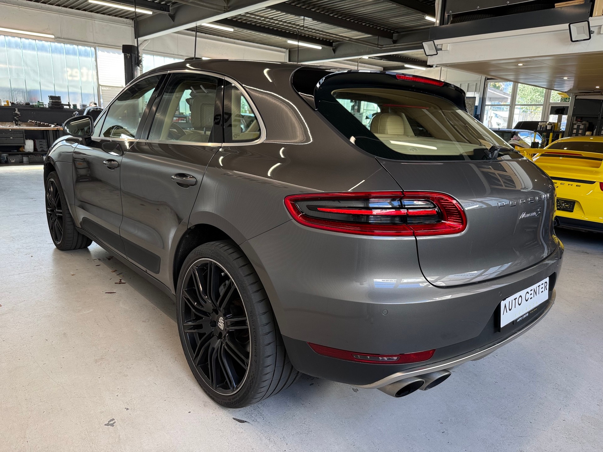 PORSCHE Macan S PDK-image-5