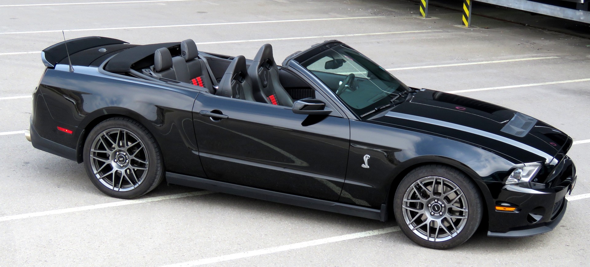 FORD MUSTANG-image-3