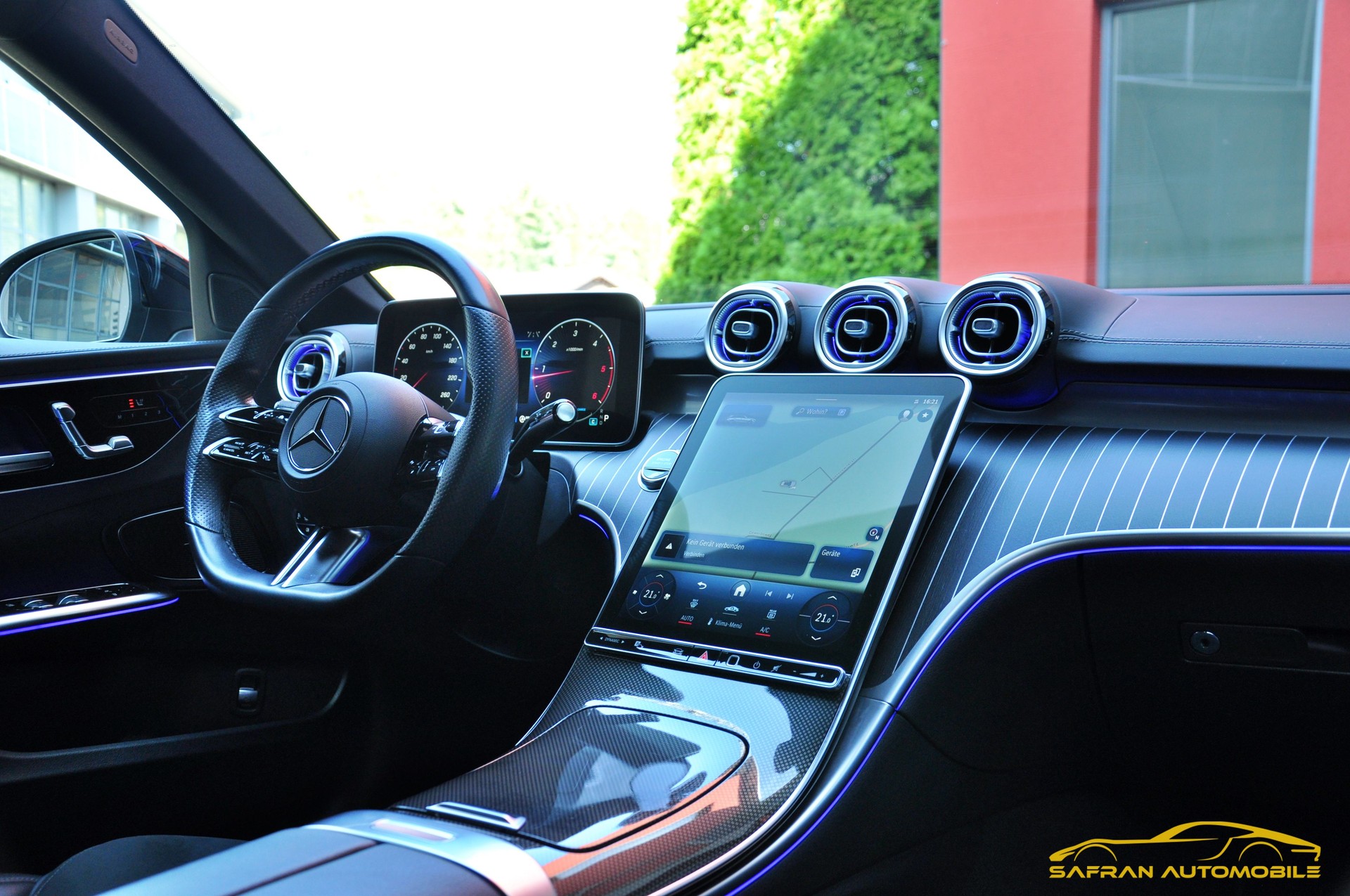 MERCEDES-BENZ C 220 d AMG Line 4Matic 9G-Tronic-image-11