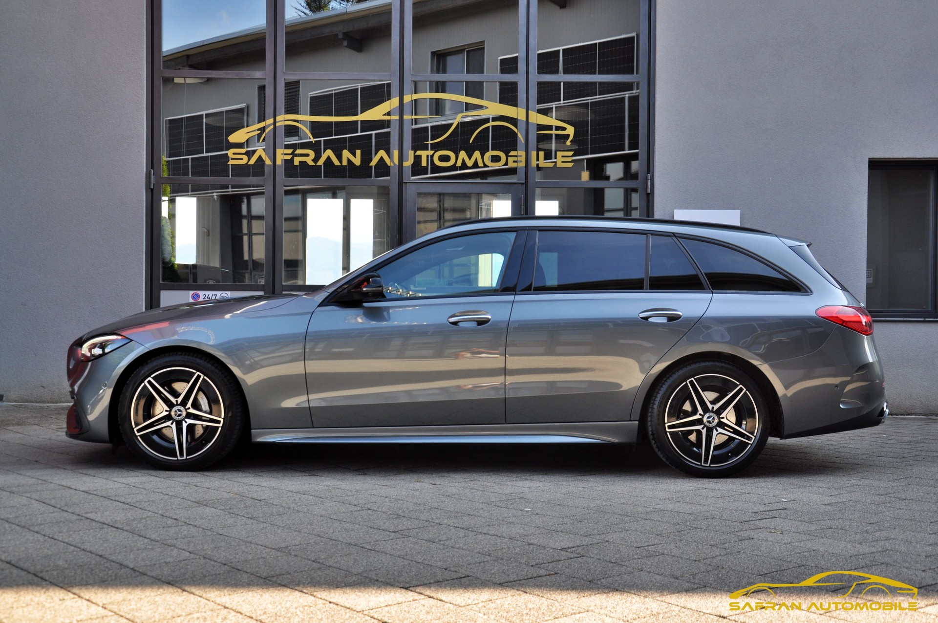 MERCEDES-BENZ C 220 d AMG Line 4Matic 9G-Tronic-image-3