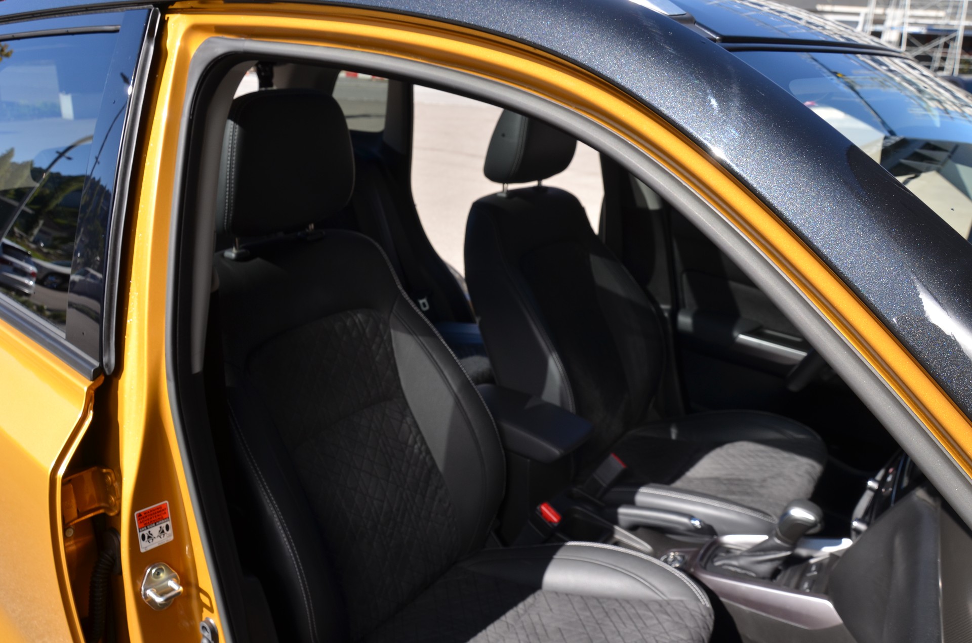 SUZUKI Vitara 1.5 Hybrid Comfort + 4x4 AGS-image-13
