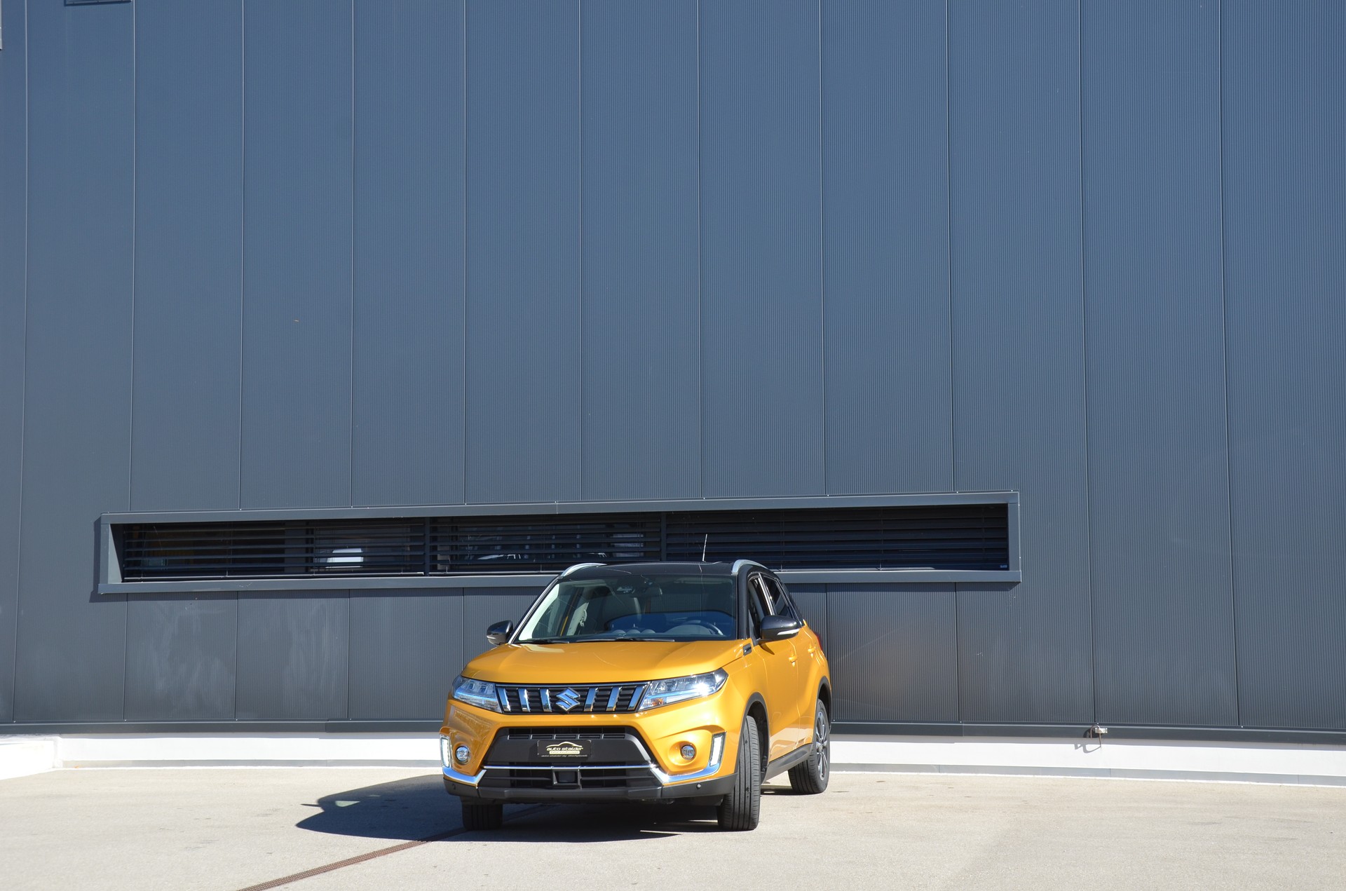 SUZUKI Vitara 1.5 Hybrid Comfort + 4x4 AGS-image-4