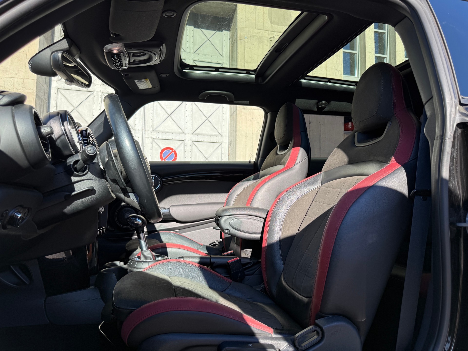 MINI Cooper John Cooper Works Steptronic-image-3