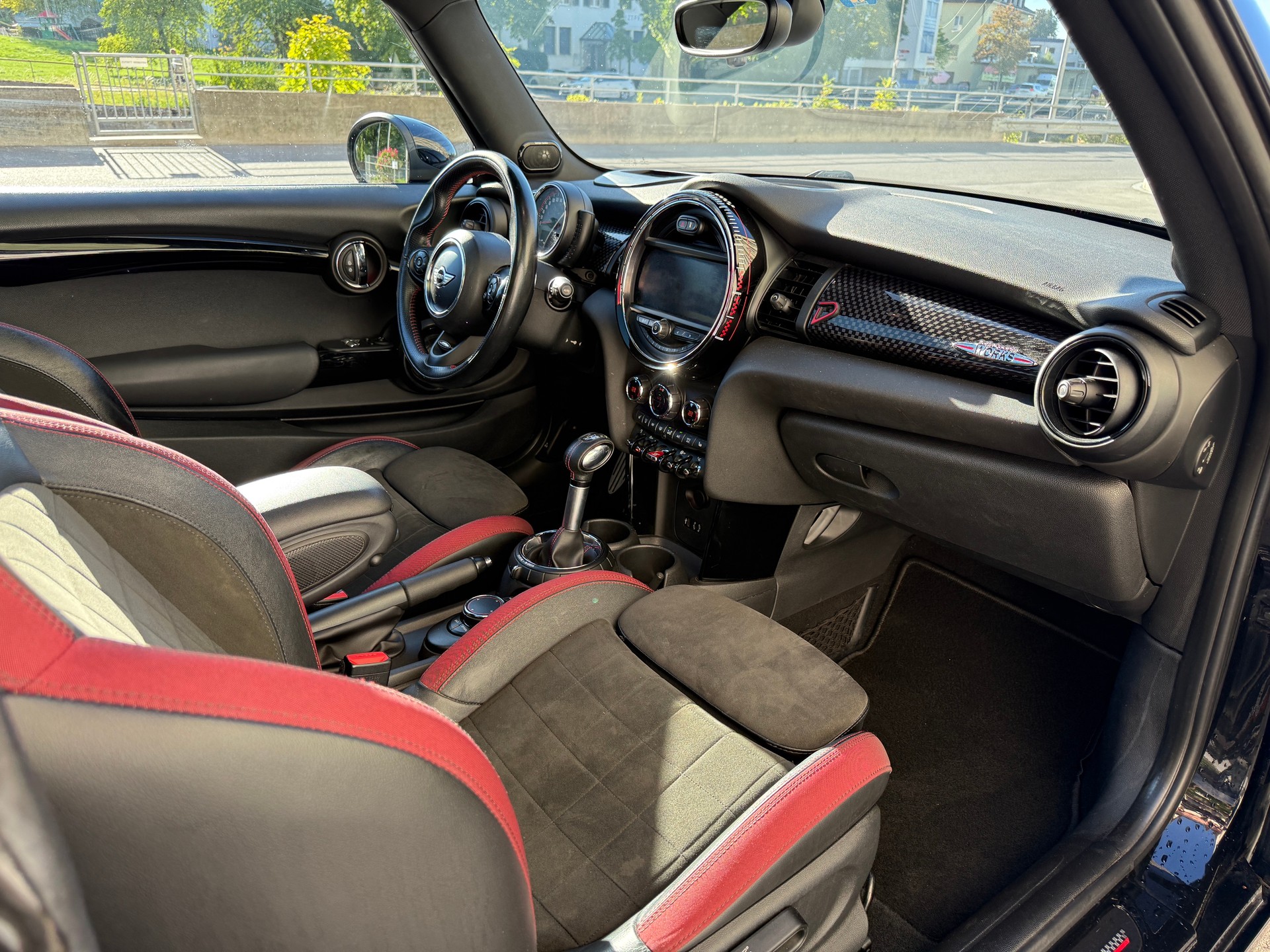 MINI Cooper John Cooper Works Steptronic-image-6
