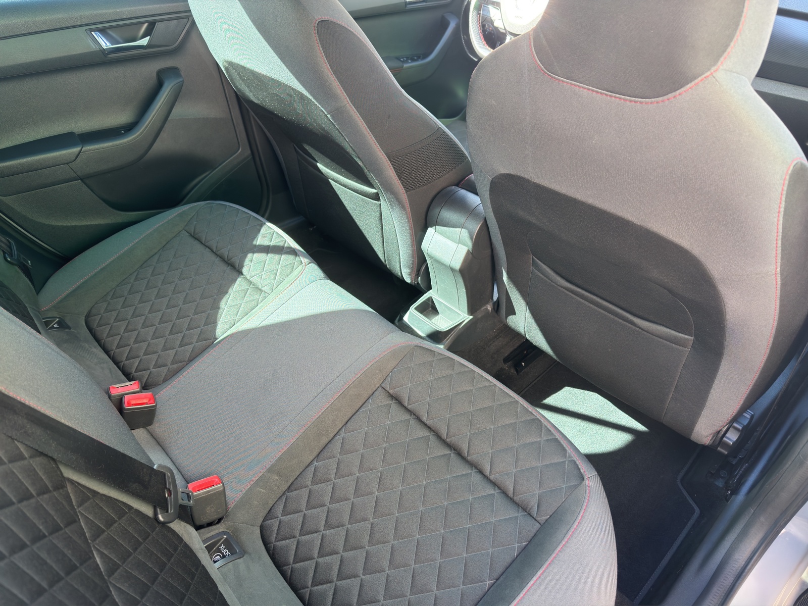 SKODA Fabia 1.0 TSI Monte Carlo DSG-image-9