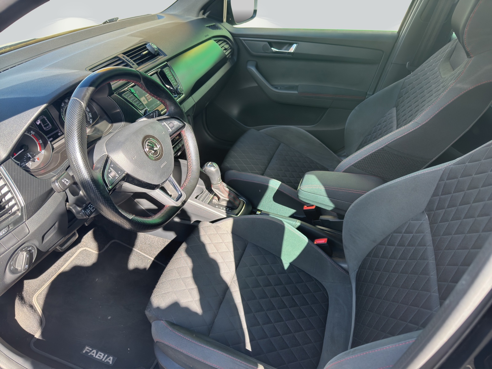 SKODA Fabia 1.0 TSI Monte Carlo DSG-image-6