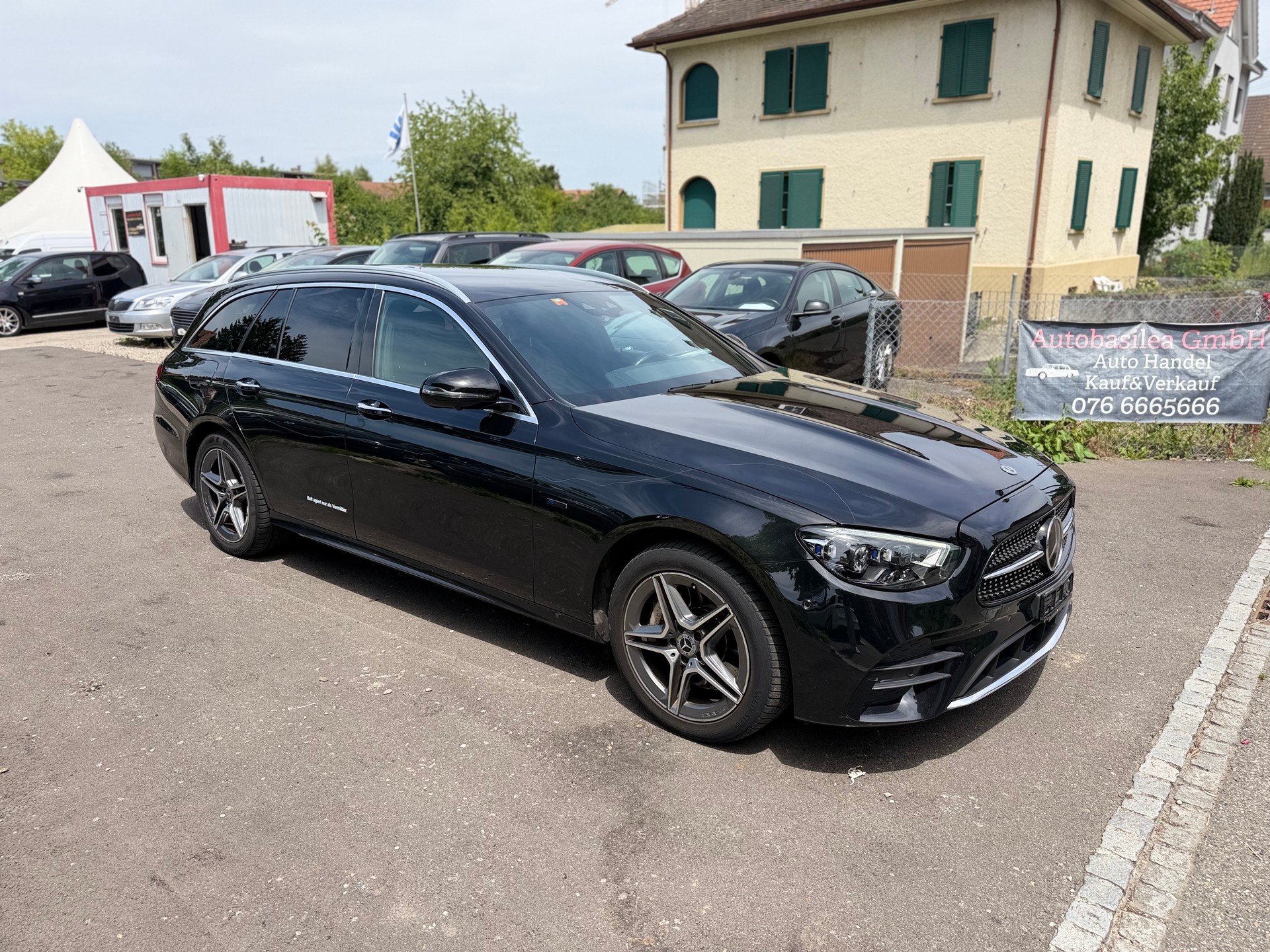 MERCEDES-BENZ E 300 de T 4Matic AMG Line 9G-Tronic-image-4