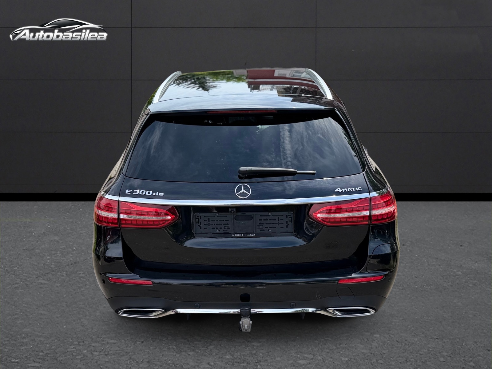 MERCEDES-BENZ E 300 de T 4Matic AMG Line 9G-Tronic-image-2
