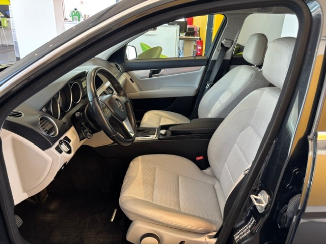 MERCEDES-BENZ C 250 CDI Avantgarde 4Matic 7G-Tronic-image-11