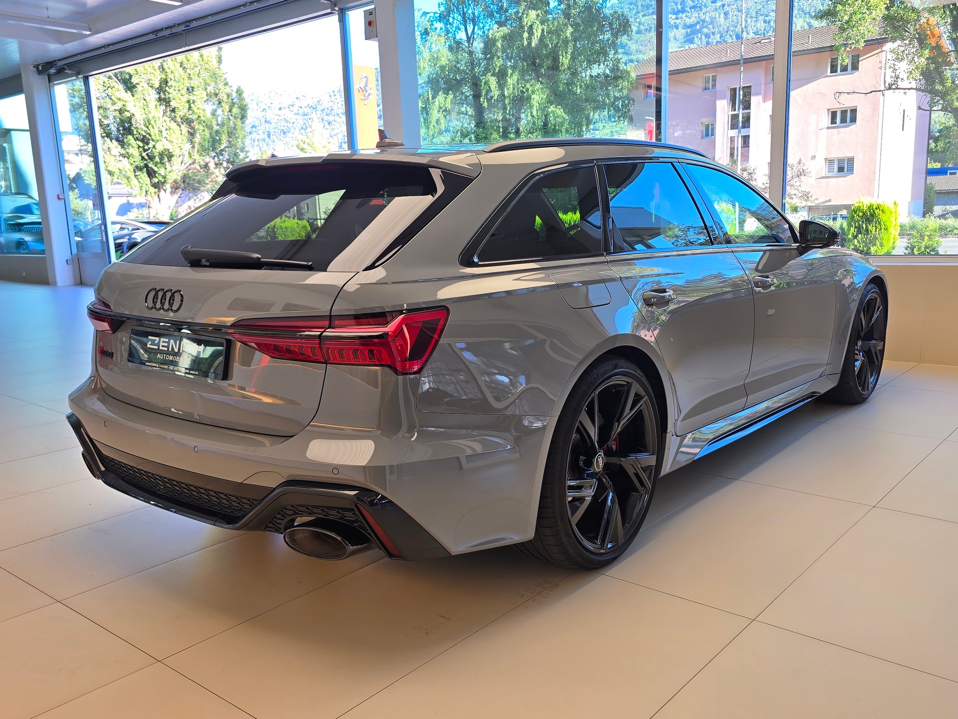 AUDI RS6 Avant 4.0 TFSI V8 quattro-image-4