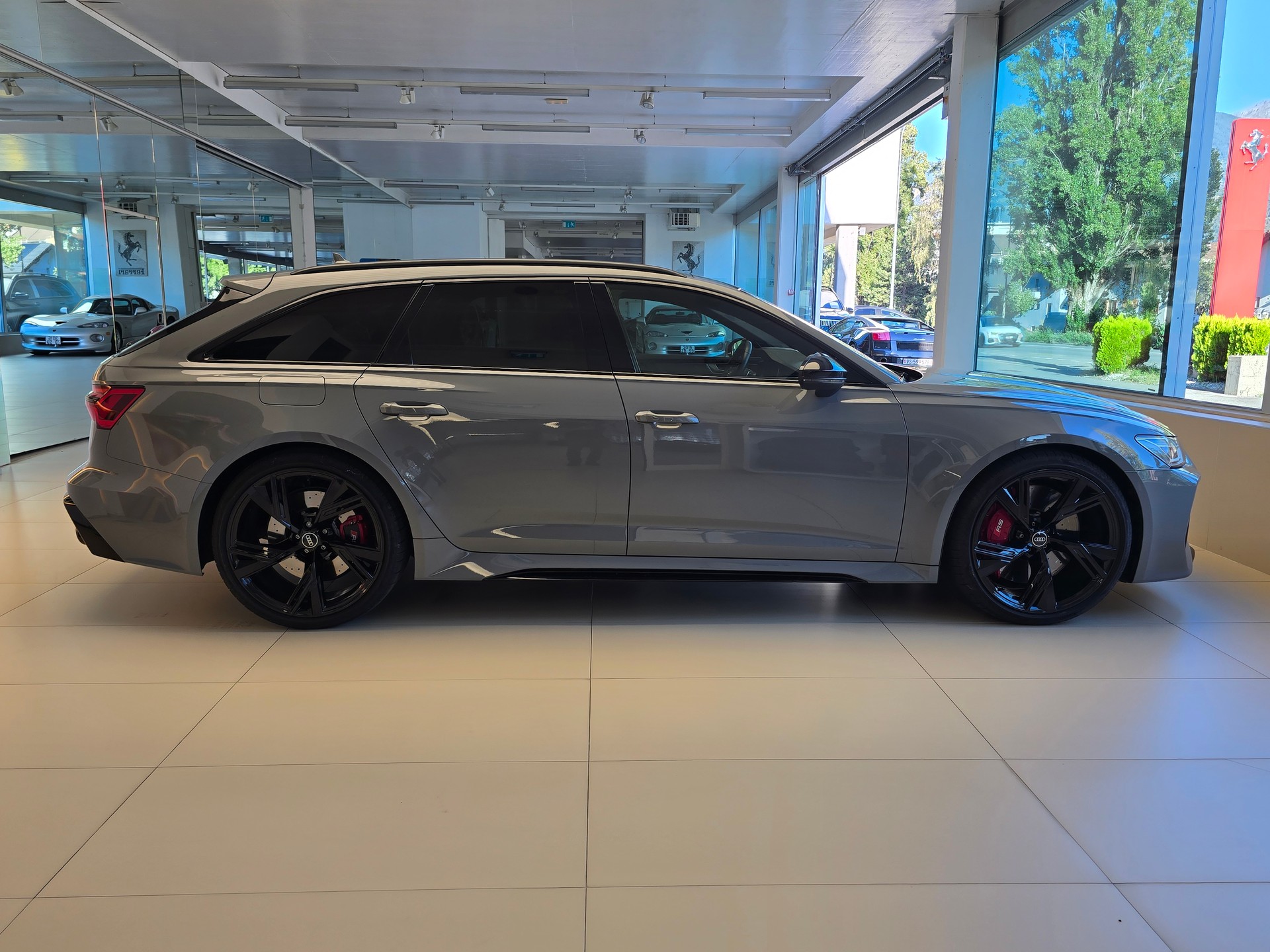 AUDI RS6 Avant 4.0 TFSI V8 quattro-image-3