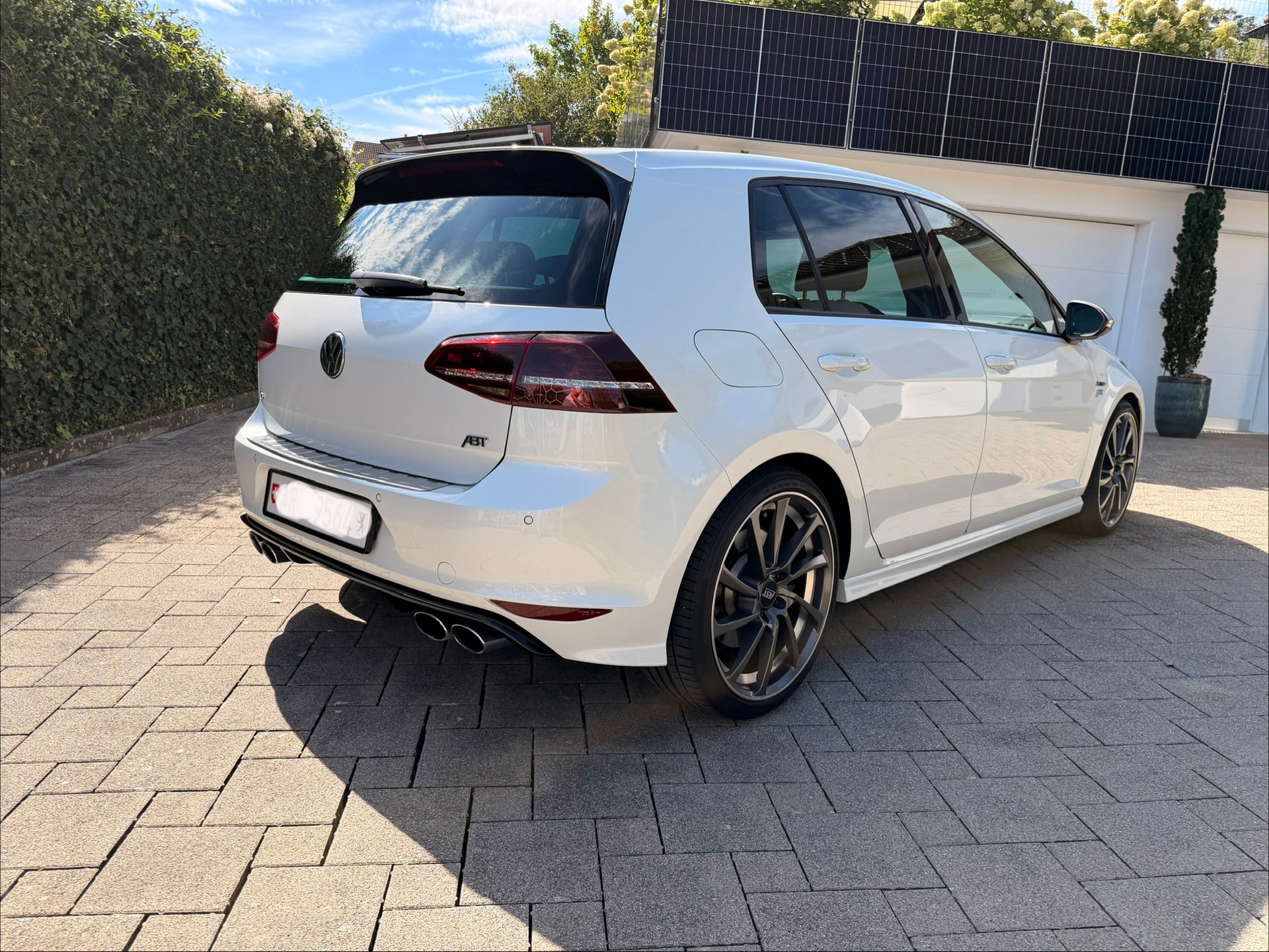 VW Golf 2.0 TSI R 4 Motion DSG ABT 370-image-2