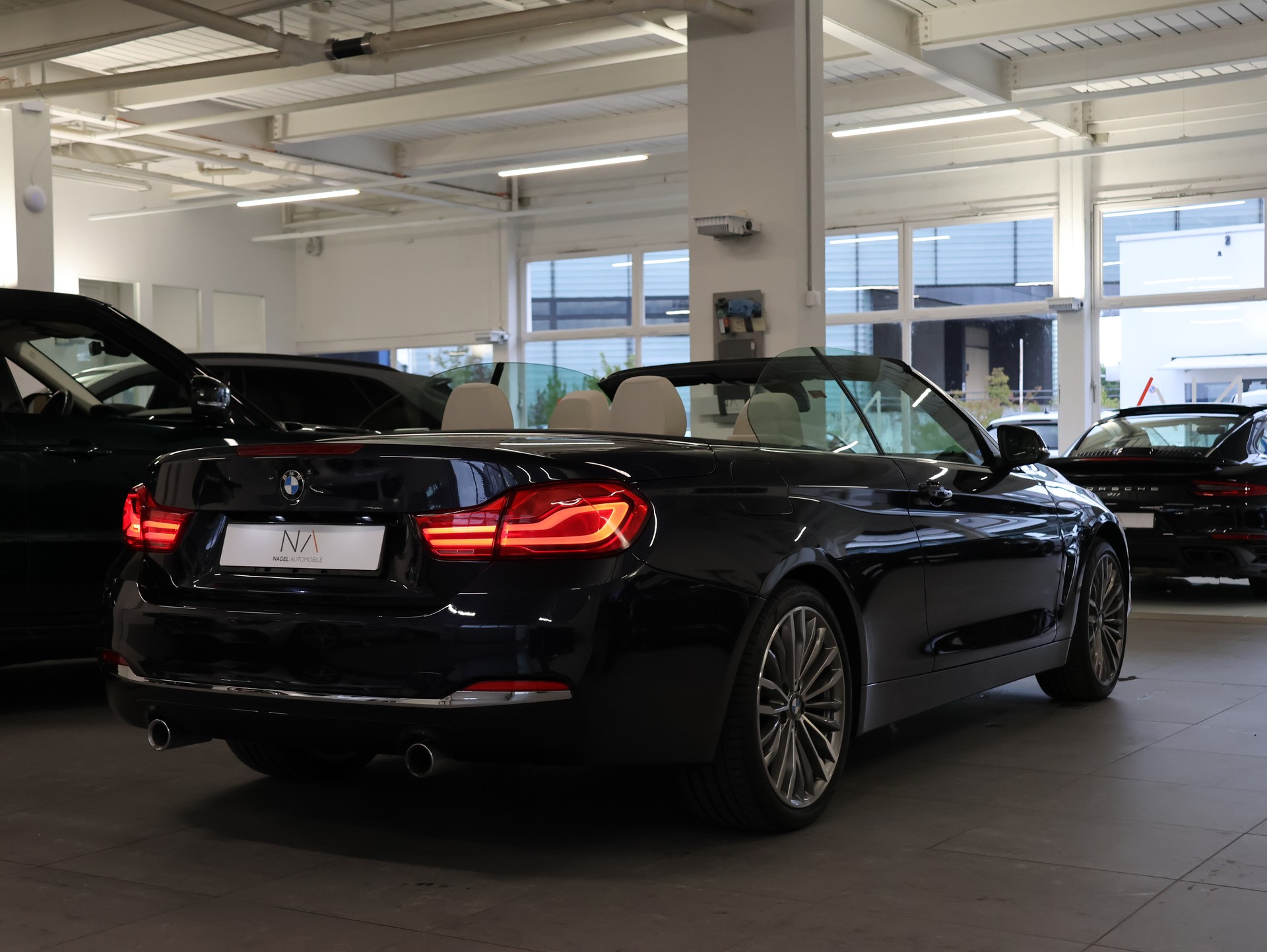 BMW 440i Cabriolet xDrive Luxury Line Steptronic *IMPERIALBLAU-LACKIERUNG*-image-8