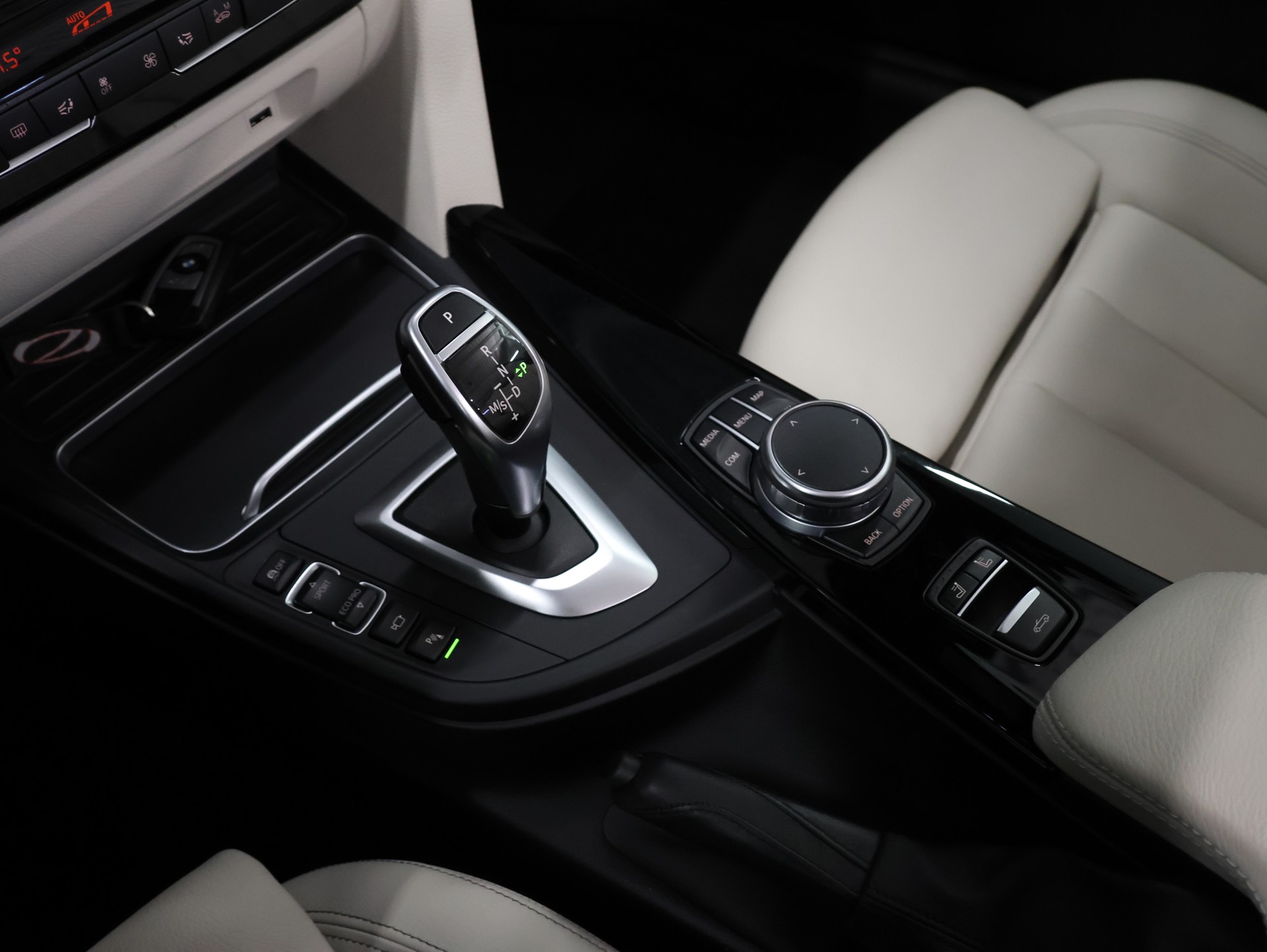 BMW 440i Cabriolet xDrive Luxury Line Steptronic *IMPERIALBLAU-LACKIERUNG*-image-25