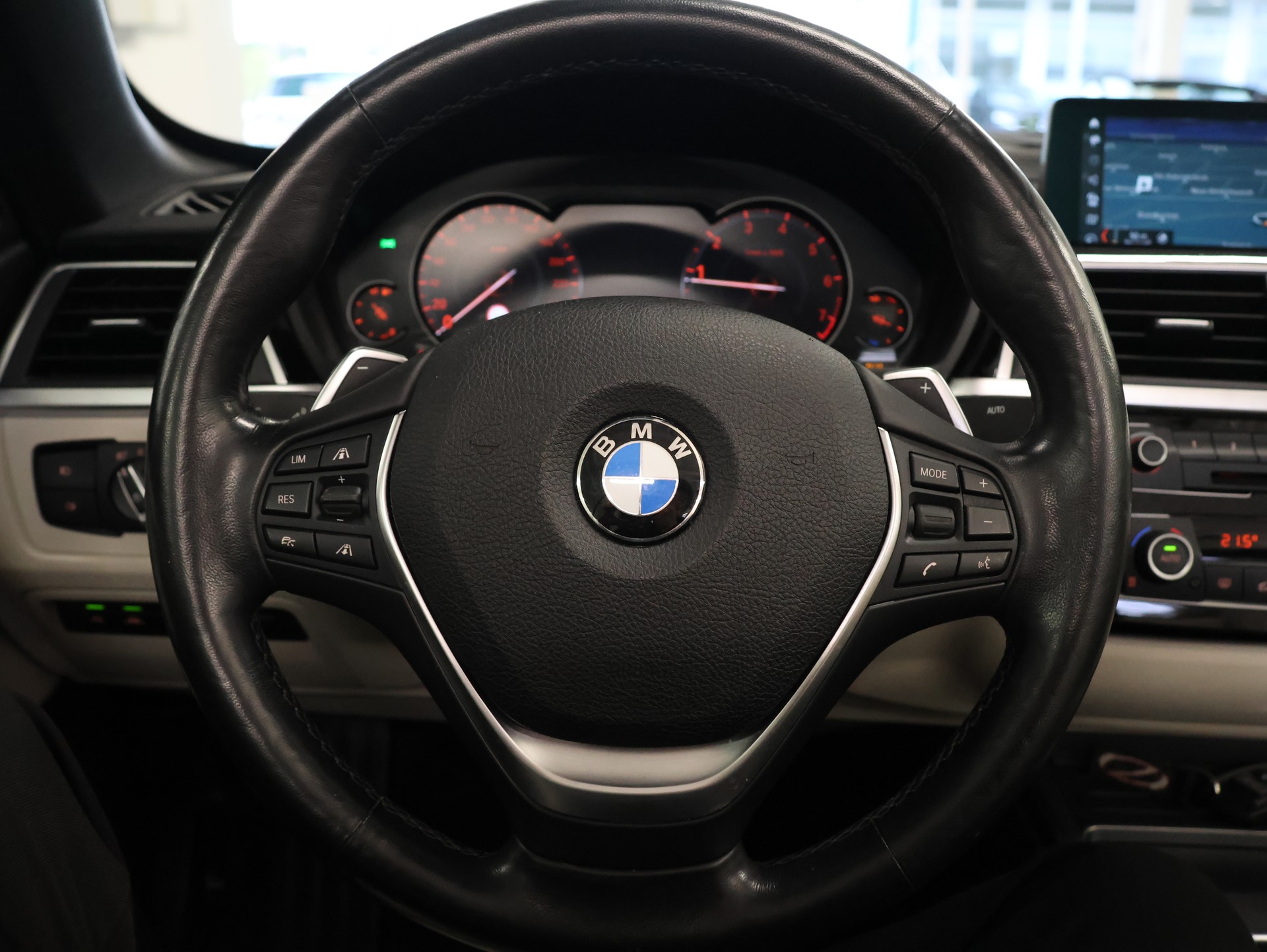 BMW 440i Cabriolet xDrive Luxury Line Steptronic *IMPERIALBLAU-LACKIERUNG*-image-16