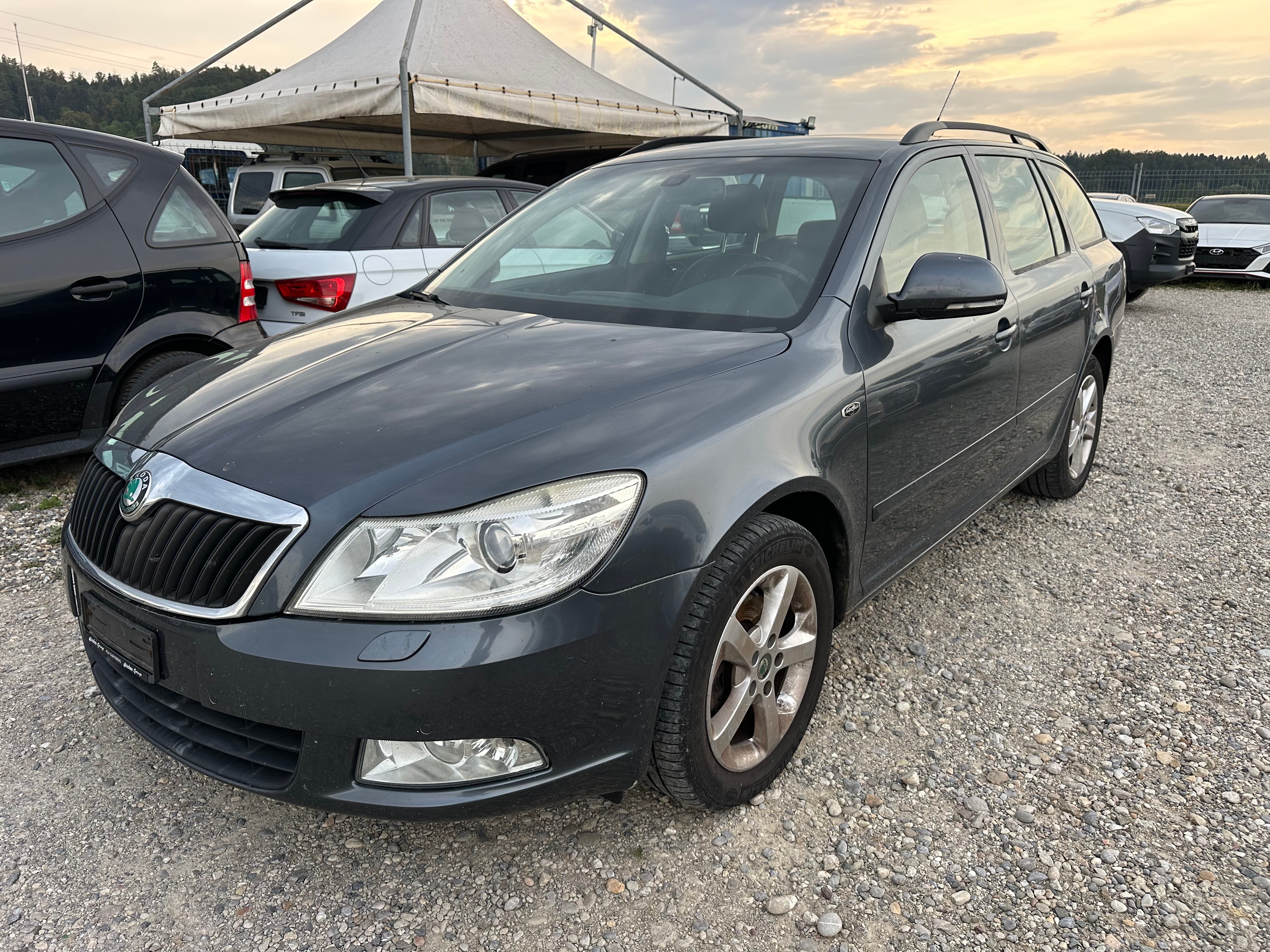 SKODA Octavia Combi 2.0 TDI Laurin & Klement DSG — slika 1