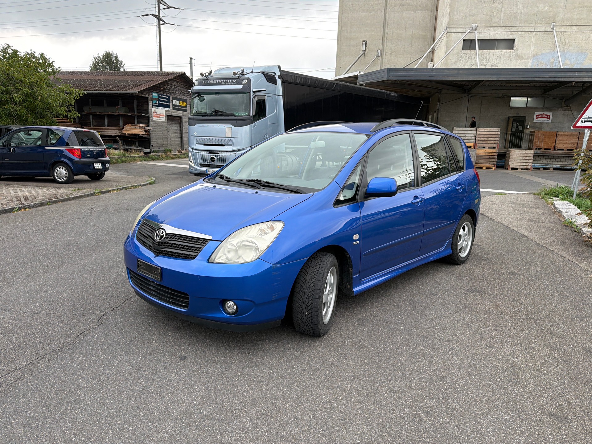 TOYOTA Corolla Verso 1.6 Linea Sol Family-image-0