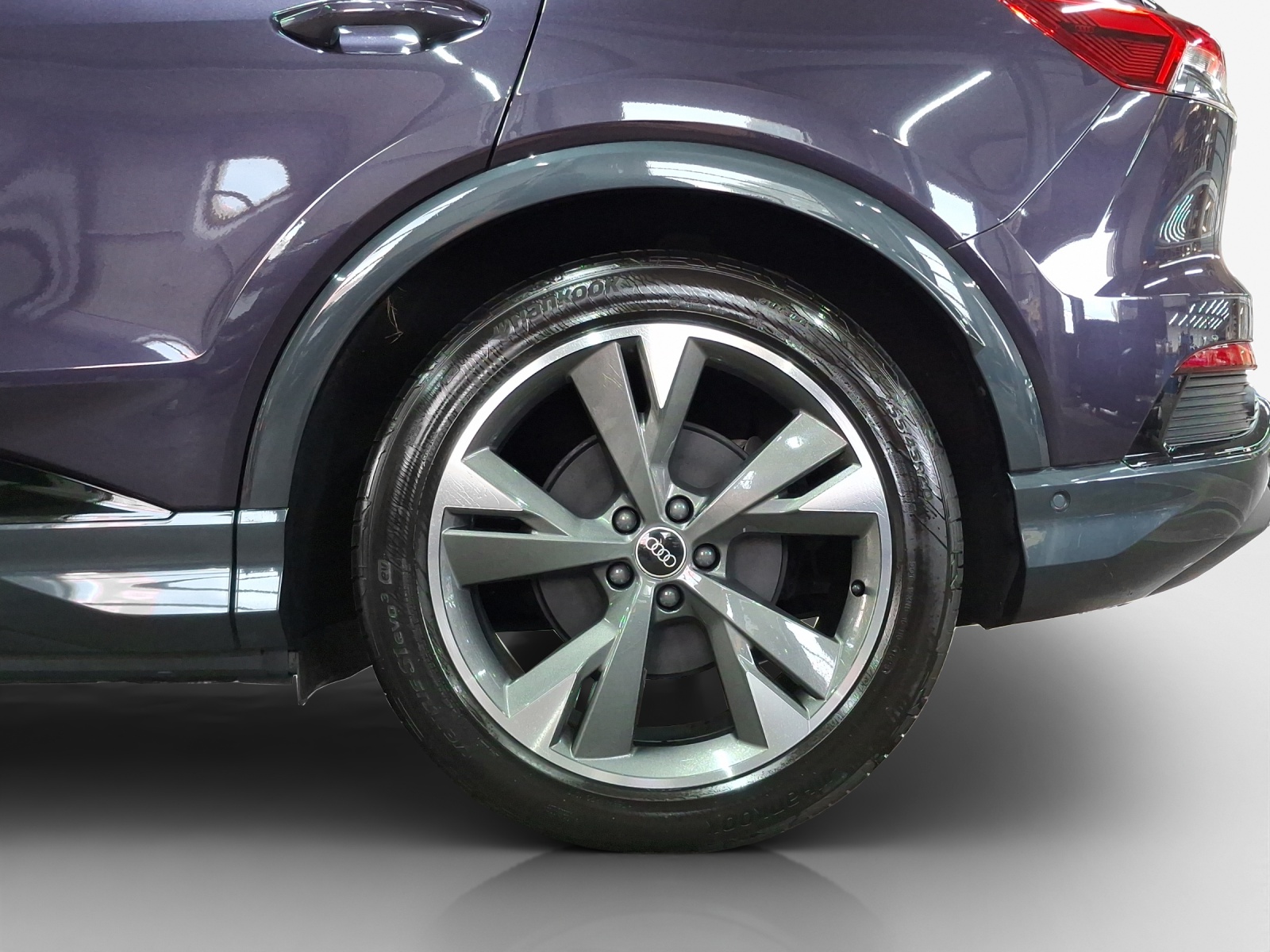 AUDI Q4 Sportback e-tron 45 quattro-image-13