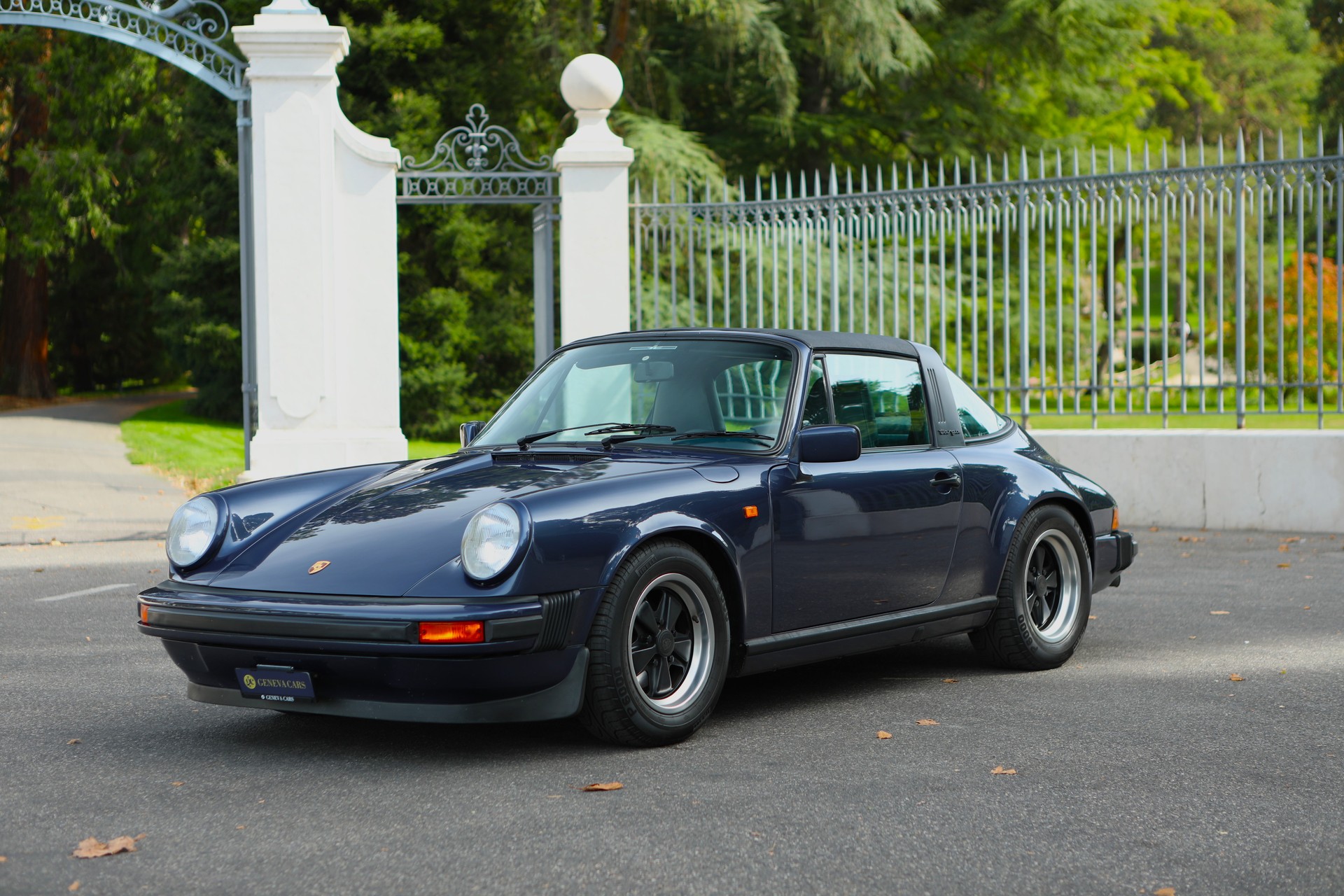PORSCHE 911 Carrera Targa 3.2 vétéran Bleu Prusse Métallisé-image-4