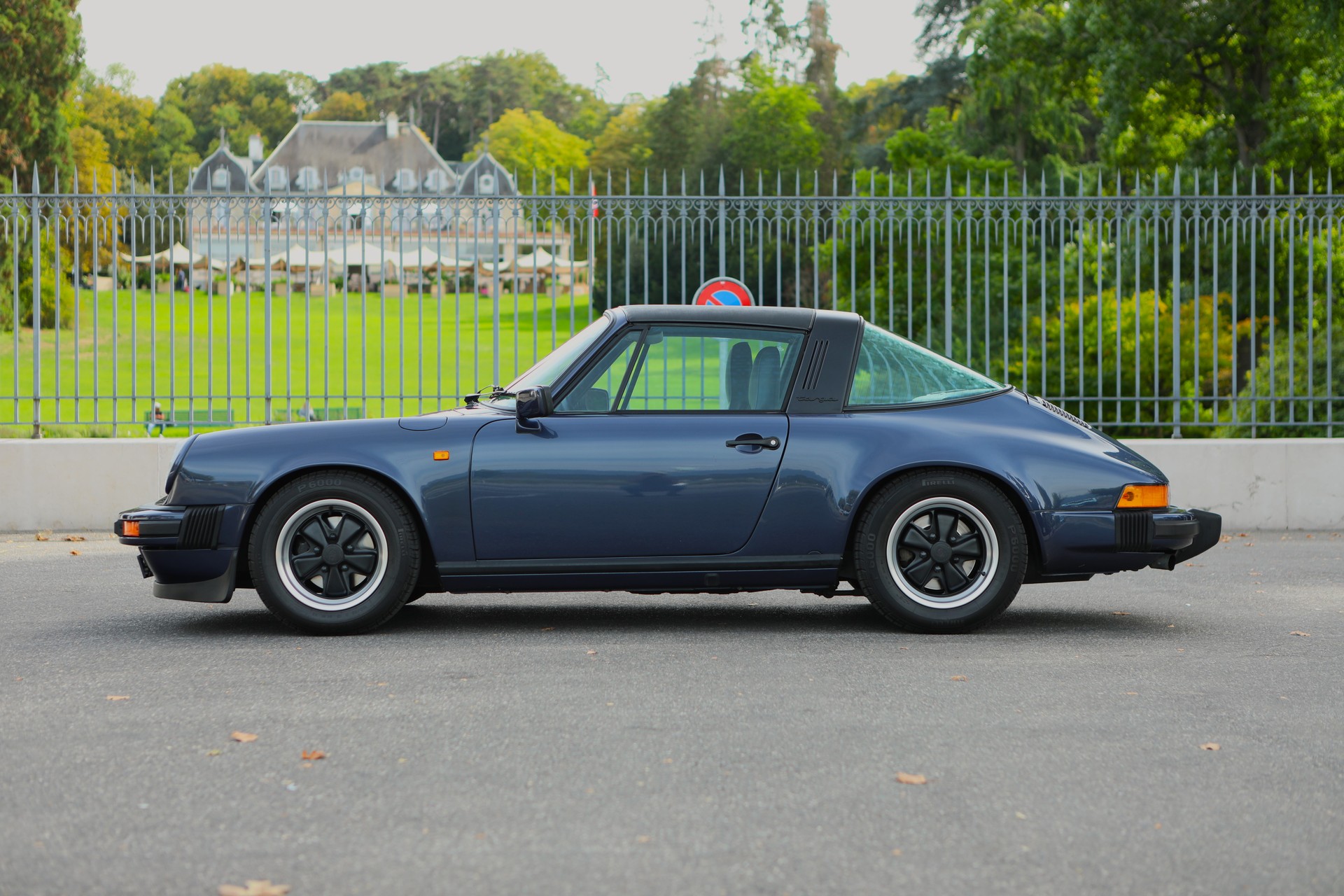 PORSCHE 911 Carrera Targa 3.2 vétéran Bleu Prusse Métallisé-image-0
