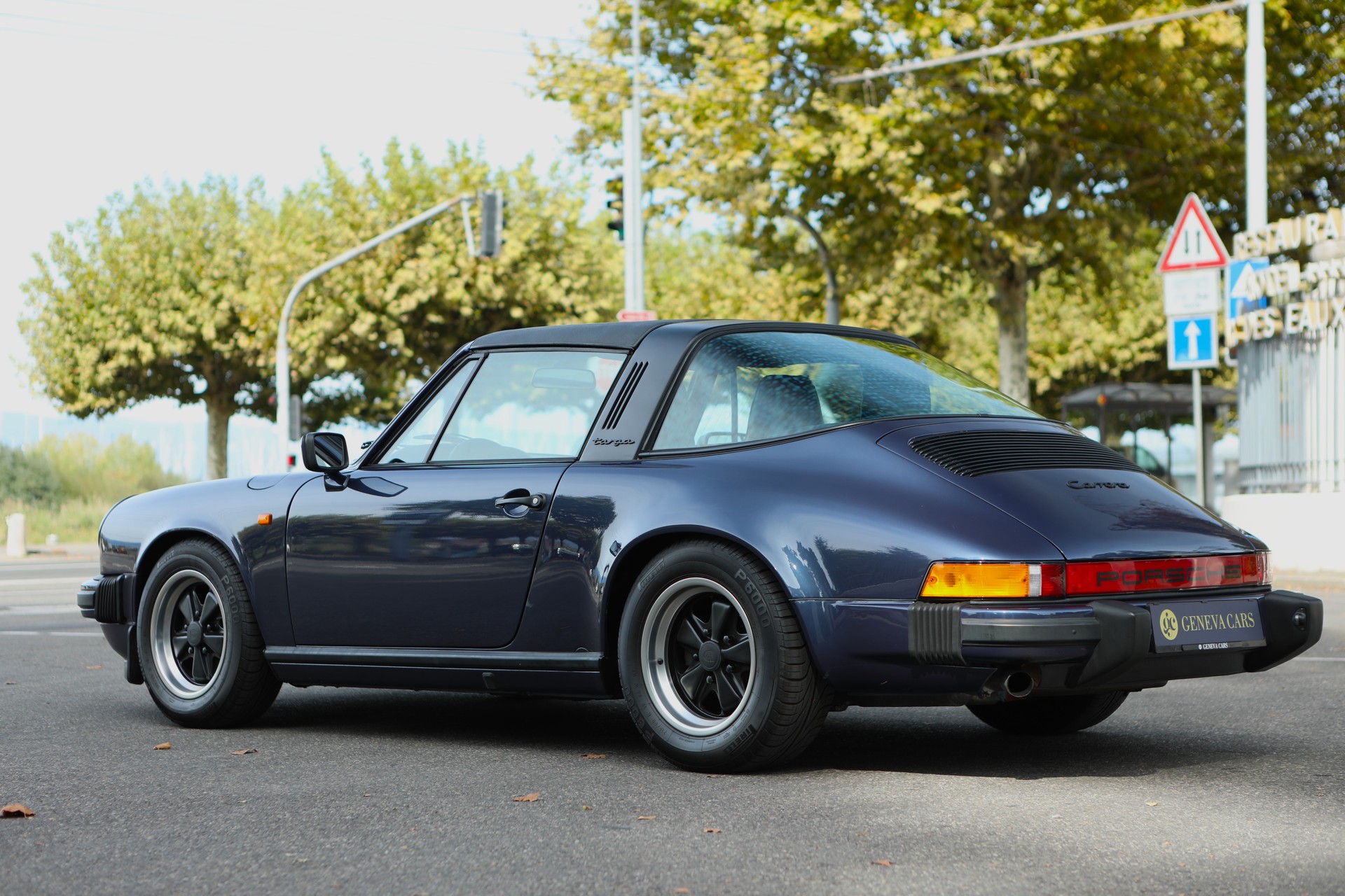 PORSCHE 911 Carrera Targa 3.2 vétéran Bleu Prusse Métallisé-image-11