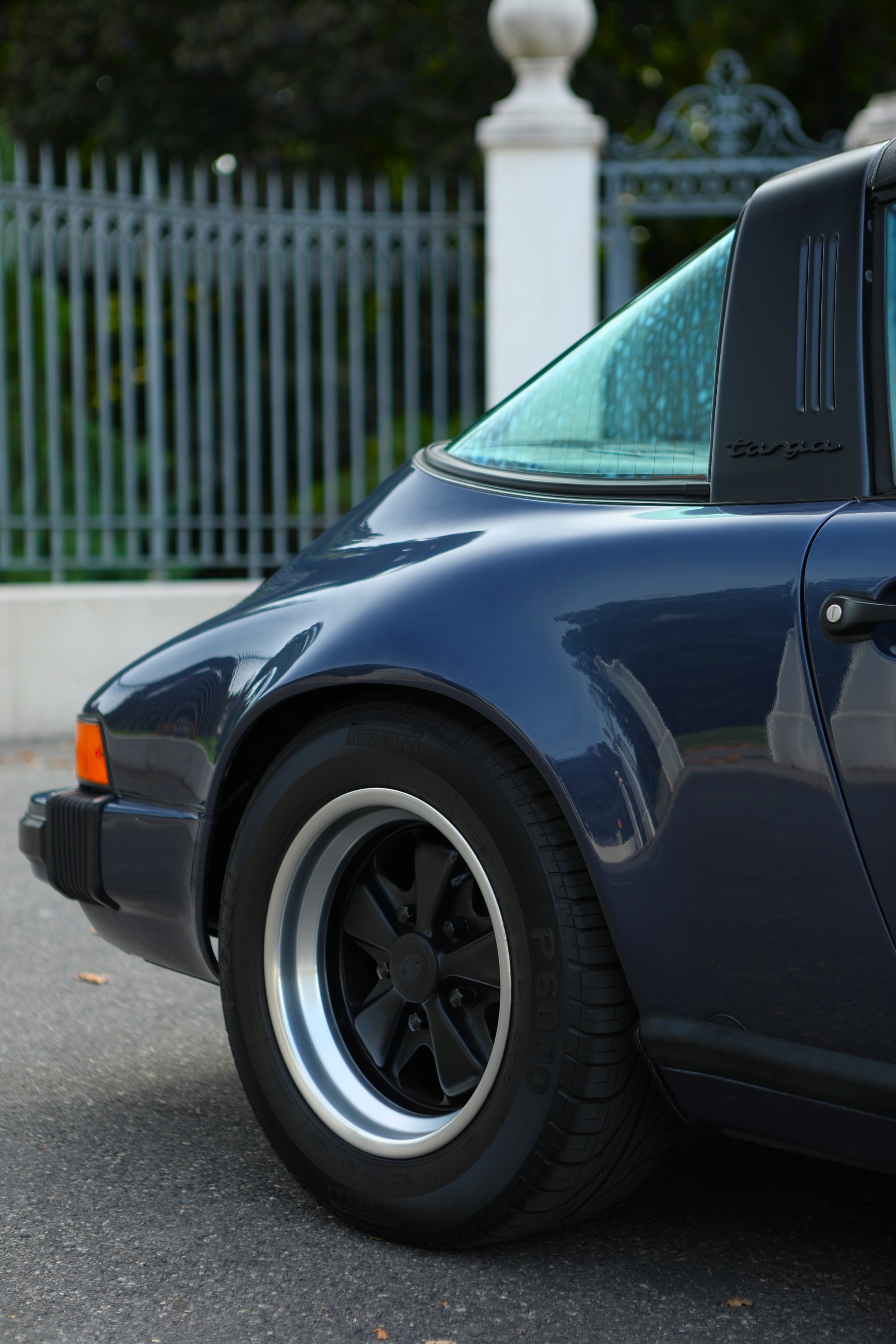 PORSCHE 911 Carrera Targa 3.2 vétéran Bleu Prusse Métallisé-image-9