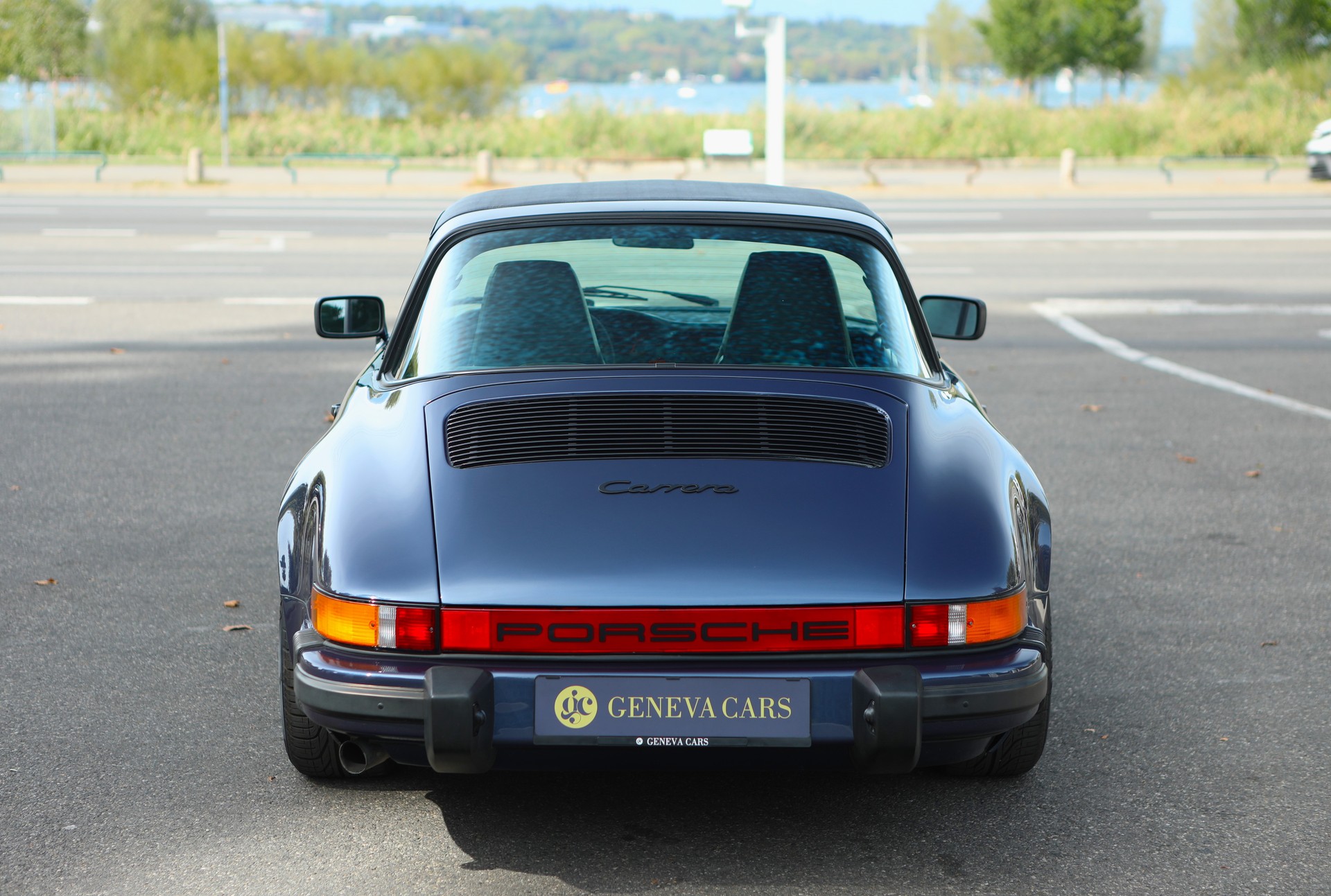PORSCHE 911 Carrera Targa 3.2 vétéran Bleu Prusse Métallisé-image-10