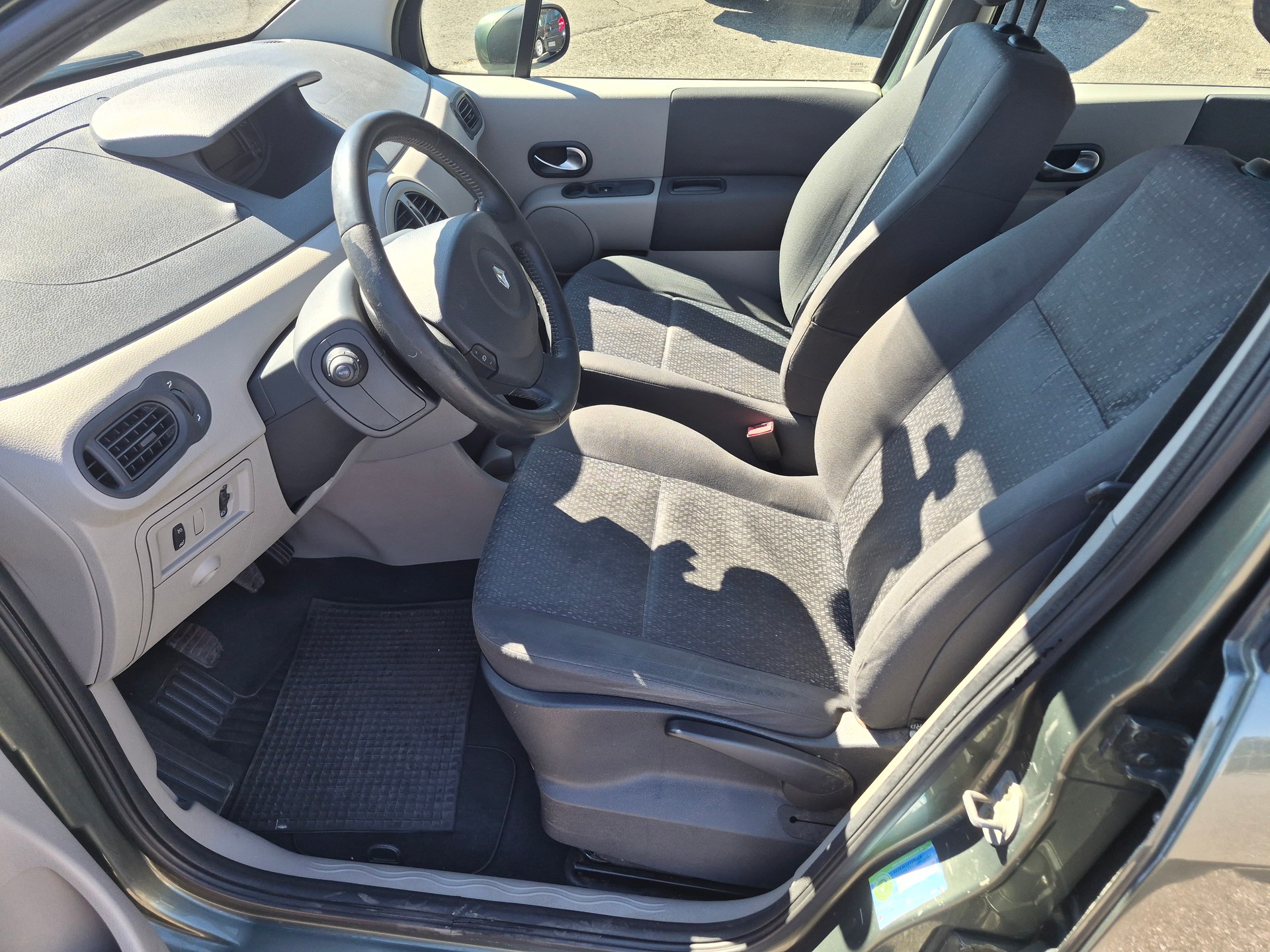 RENAULT Modus 1.4 16V Expression Confort-image-5