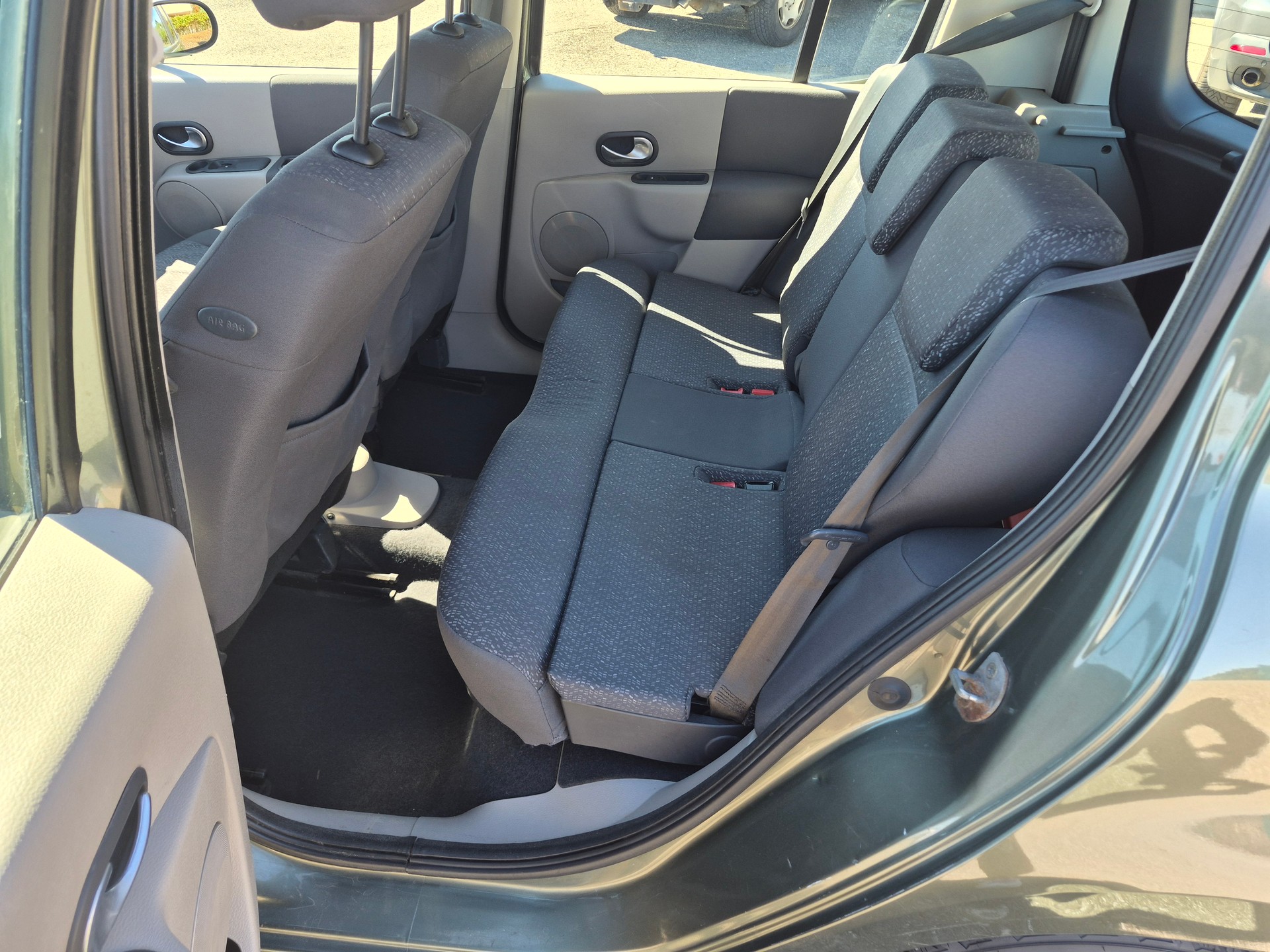 RENAULT Modus 1.4 16V Expression Confort-image-6
