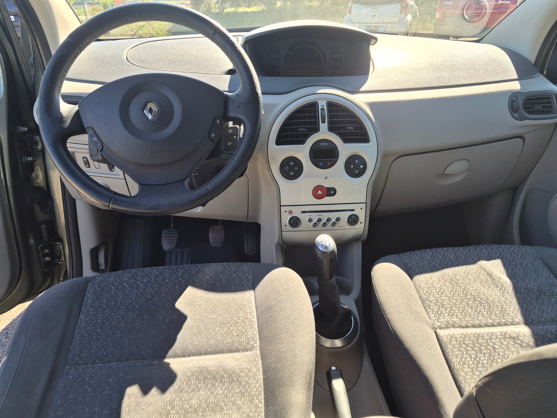 RENAULT Modus 1.4 16V Expression Confort-image-7