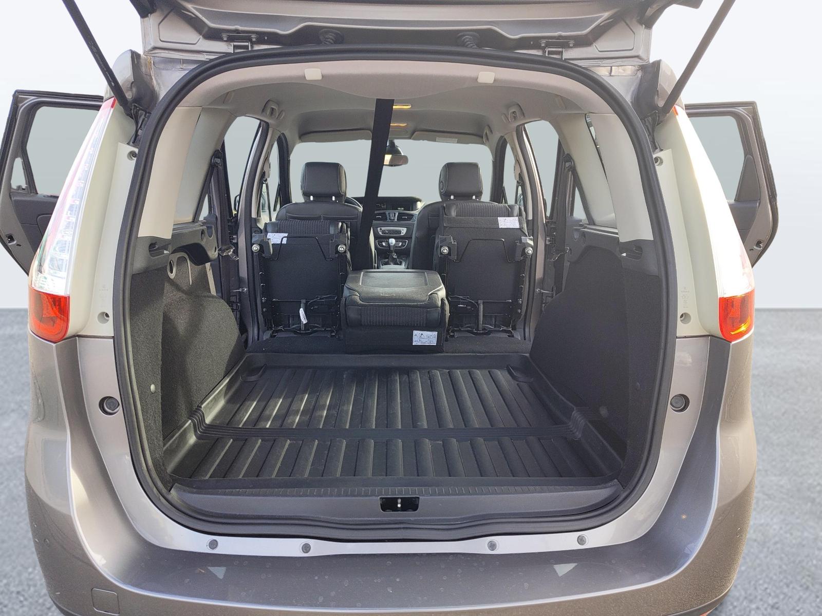 RENAULT Grand Scénic 1.5 dCi Dynamique EDC 5P-image-14