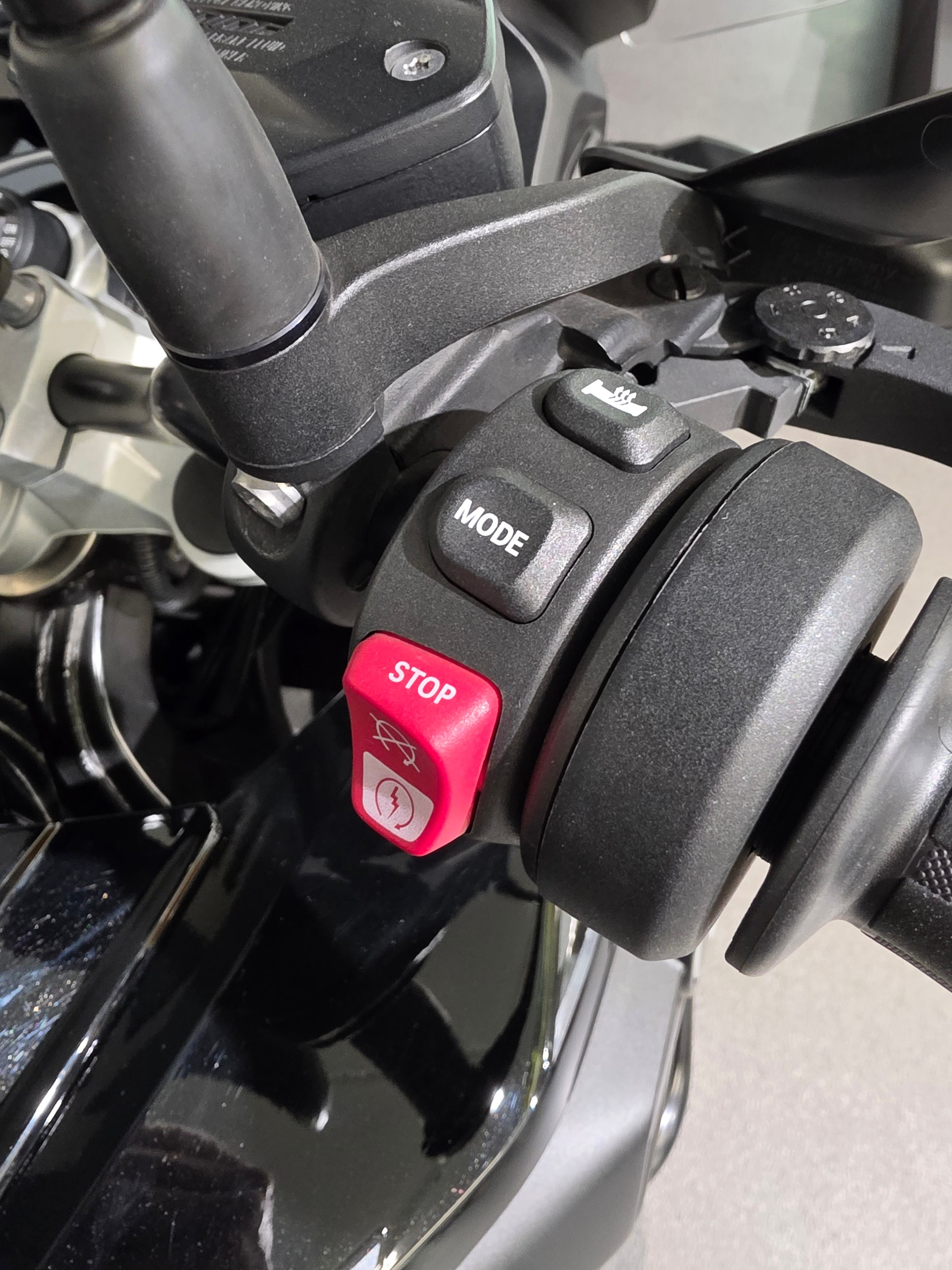 BMW F 750 GS - Tieferlegung ab Werk!-image-4