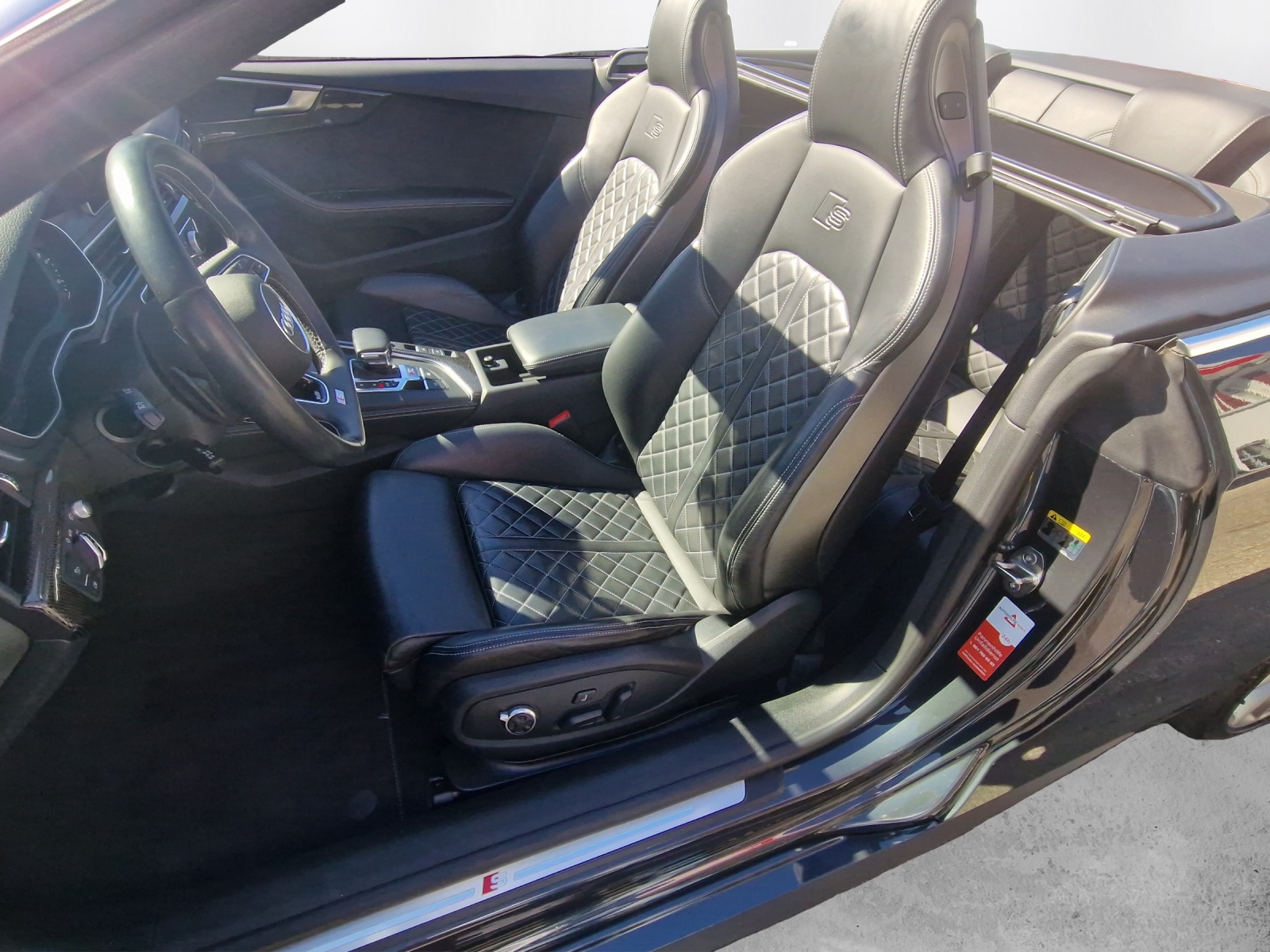 AUDI S5 Cabriolet 3.0 TFSI quattro tiptronic-image-9
