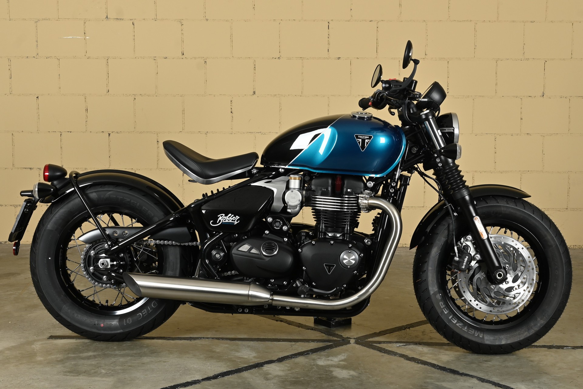 TRIUMPH Bonneville 1200 Bobber