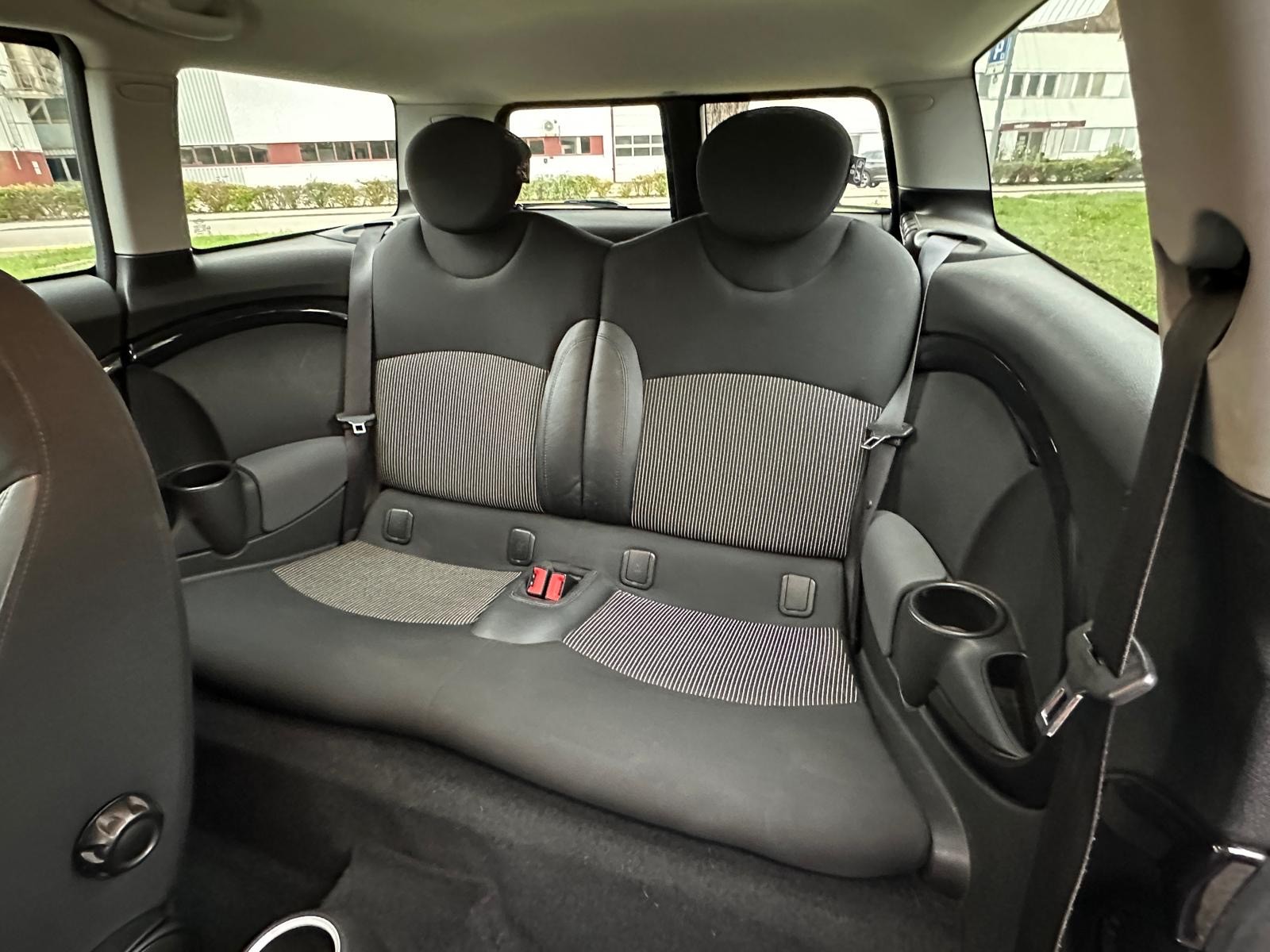 MINI Clubman Cooper-image-8