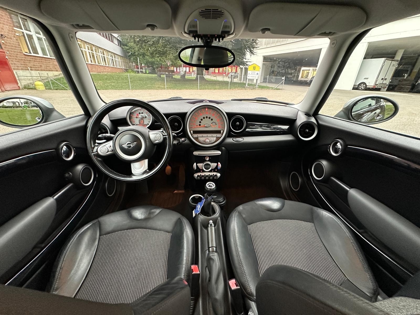 MINI Clubman Cooper-image-5