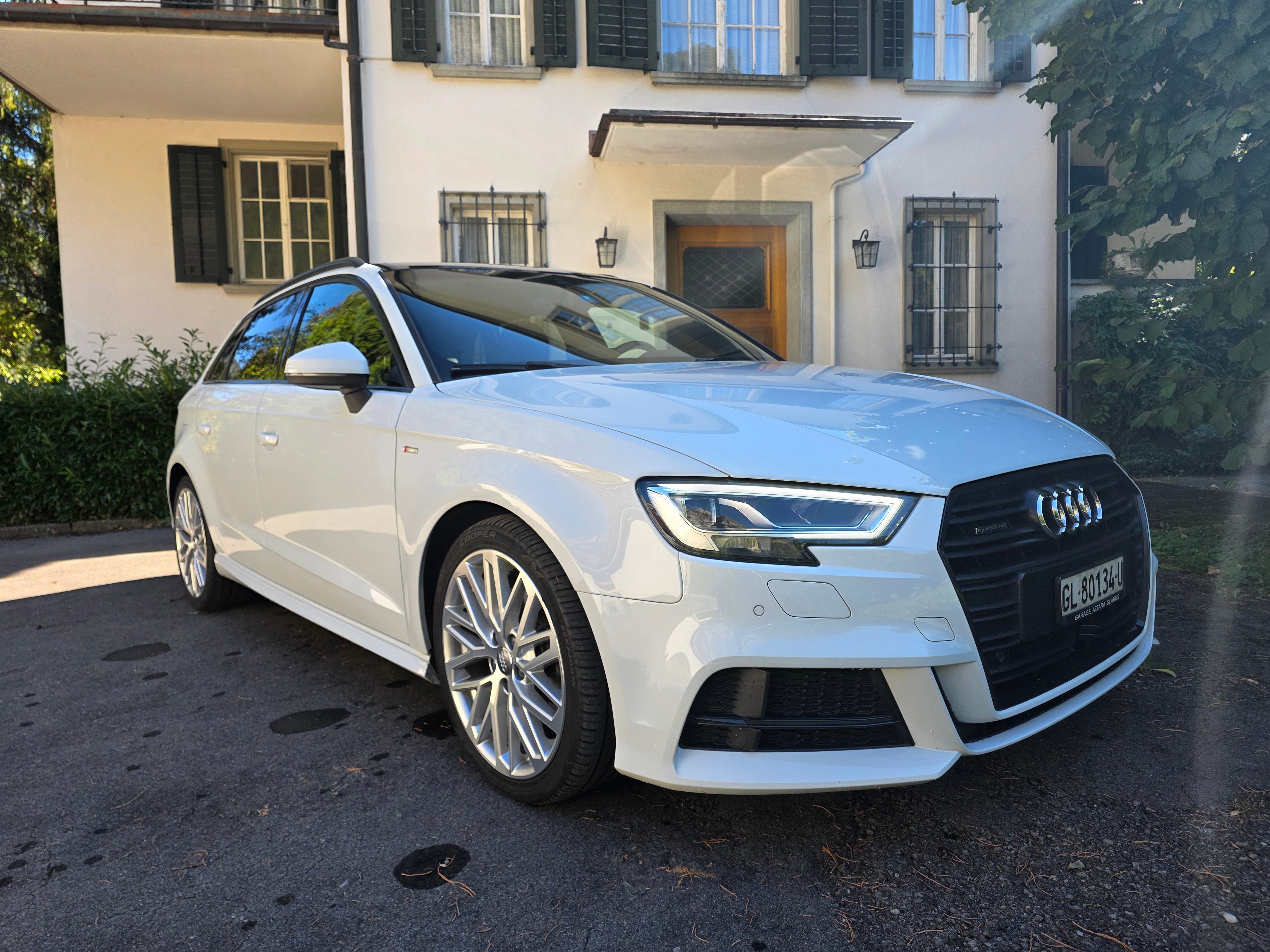 Car photo