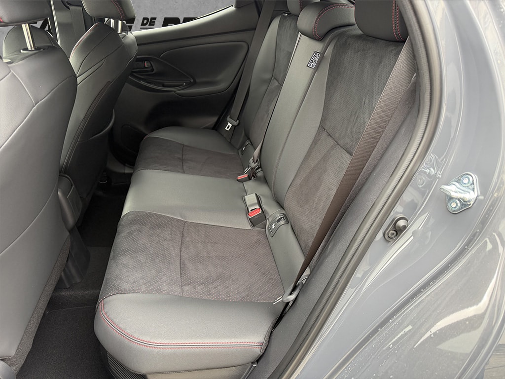 TOYOTA Yaris 1.5 VVT-i HSD GR Sport 15 ans de garantie-image-9