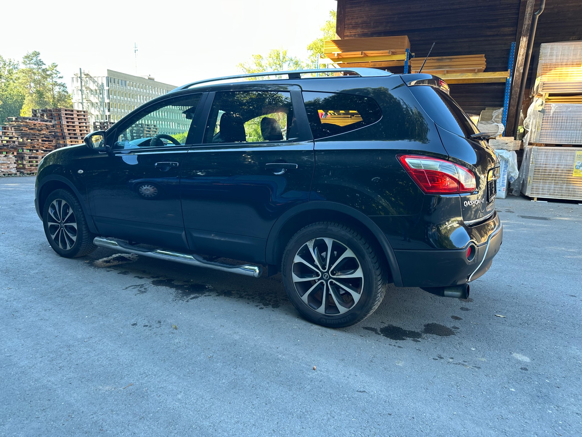 NISSAN QASHQAI-image-1