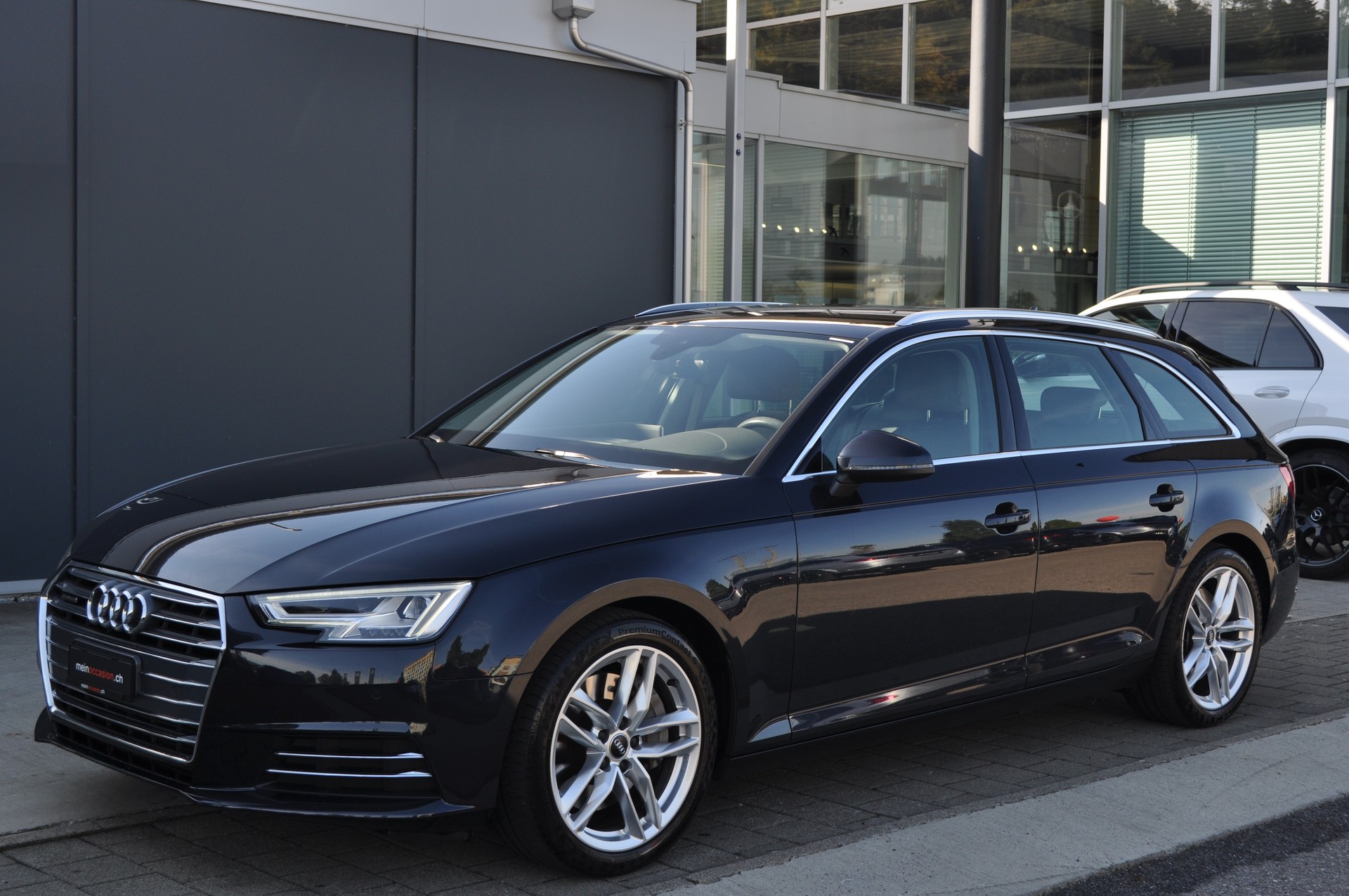 AUDI A4 Avant 3.0 TDI quattro-image-1