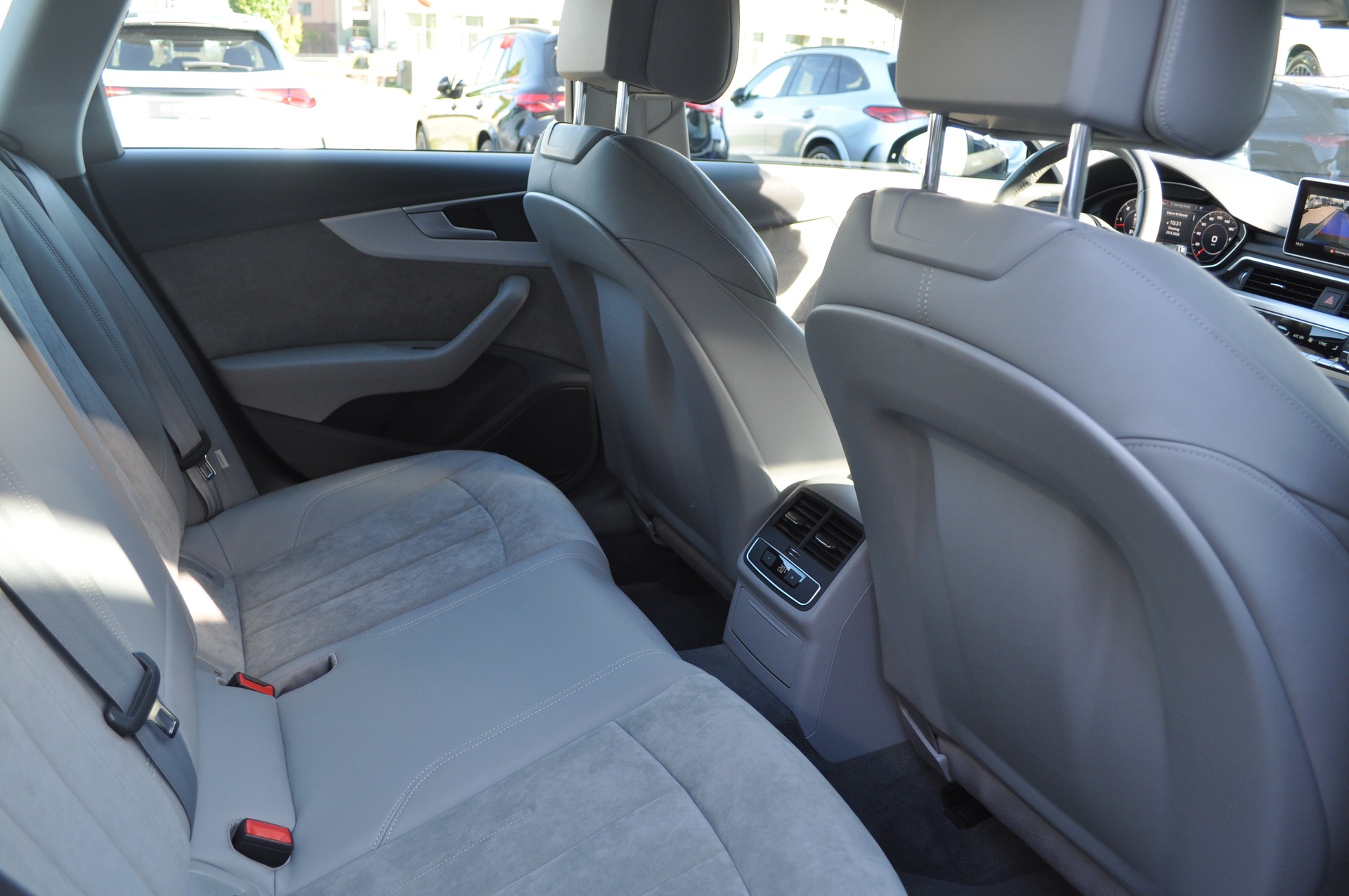 AUDI A4 Avant 3.0 TDI quattro-image-7