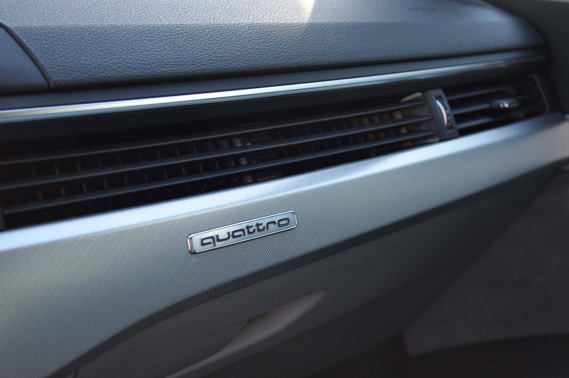 AUDI A4 Avant 3.0 TDI quattro-image-17