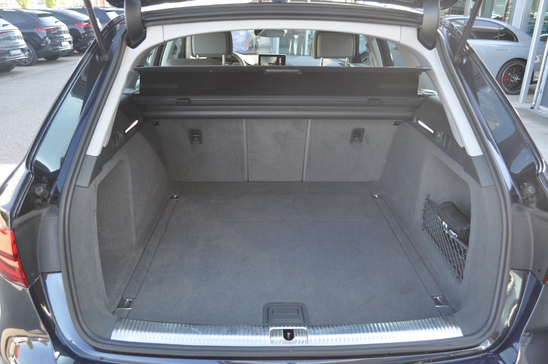 AUDI A4 Avant 3.0 TDI quattro-image-10
