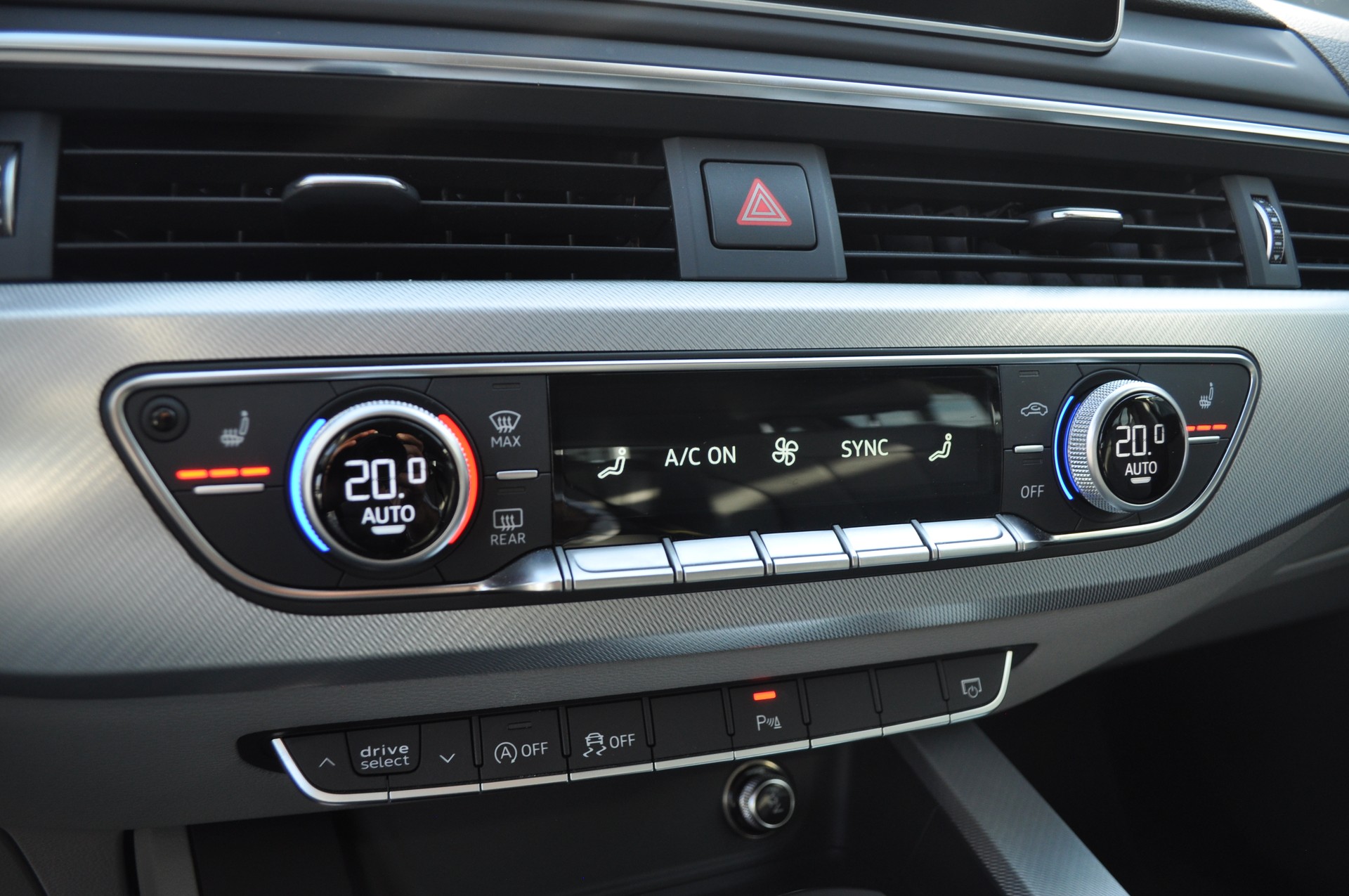 AUDI A4 Avant 3.0 TDI quattro-image-15
