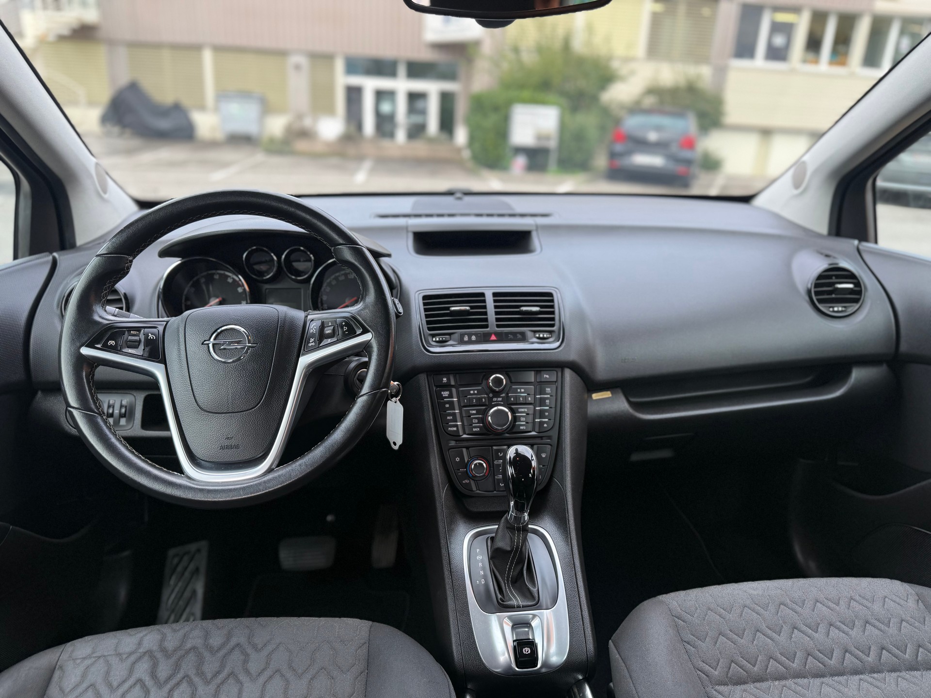 OPEL Meriva 1.4 Turbo Active Edition Automatic-image-8
