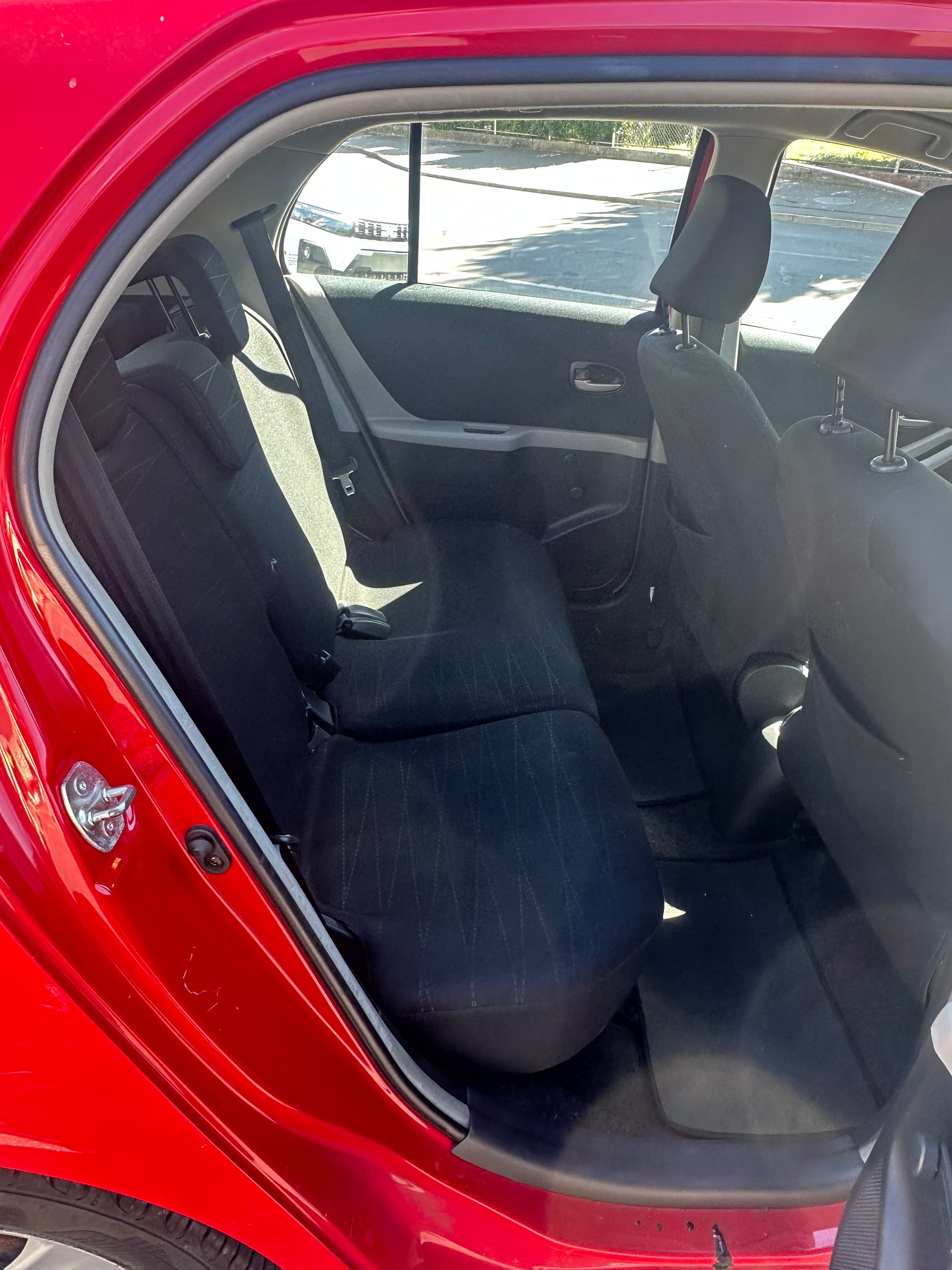 TOYOTA Yaris 1.3 Linea Luna-image-8